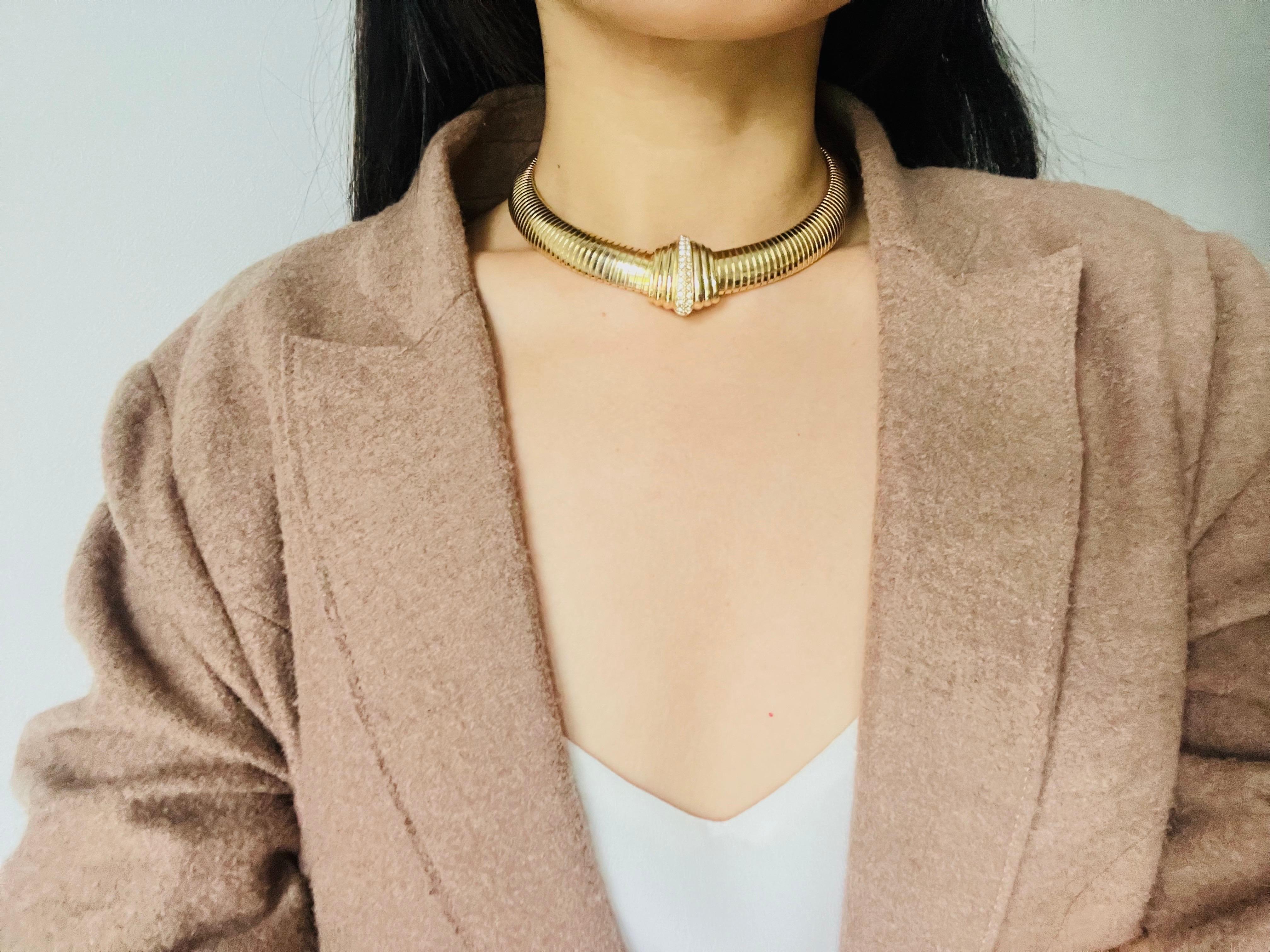 Christian Dior 1980 Vintage Shell Fan Crystal Wide Ribbed Omega Chunky Necklace en vente 3