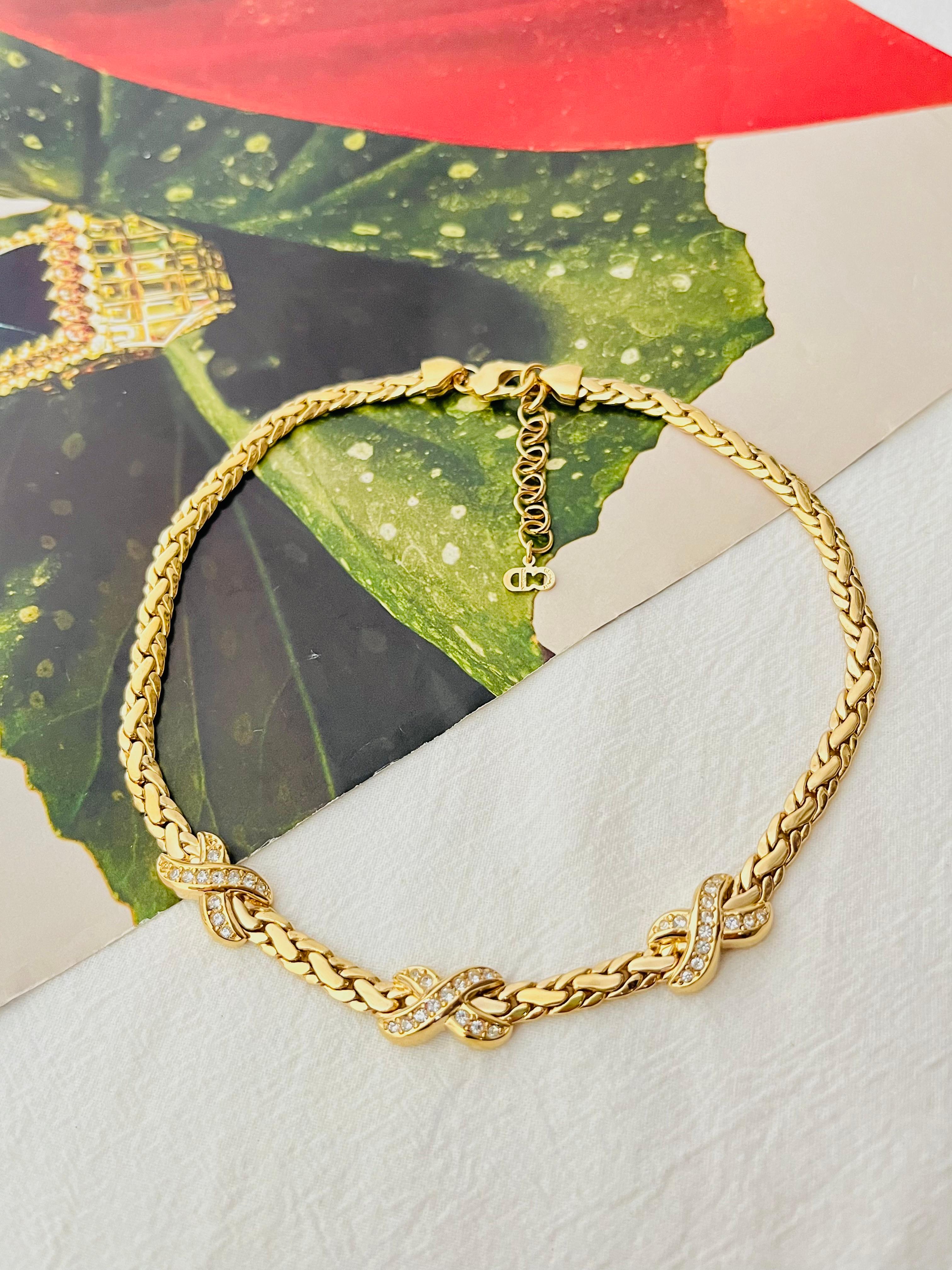 Christian Dior 1980 Vintage Trio Kiss Cross X Link Crystals Gold Omega Necklace In Excellent Condition In Wokingham, England