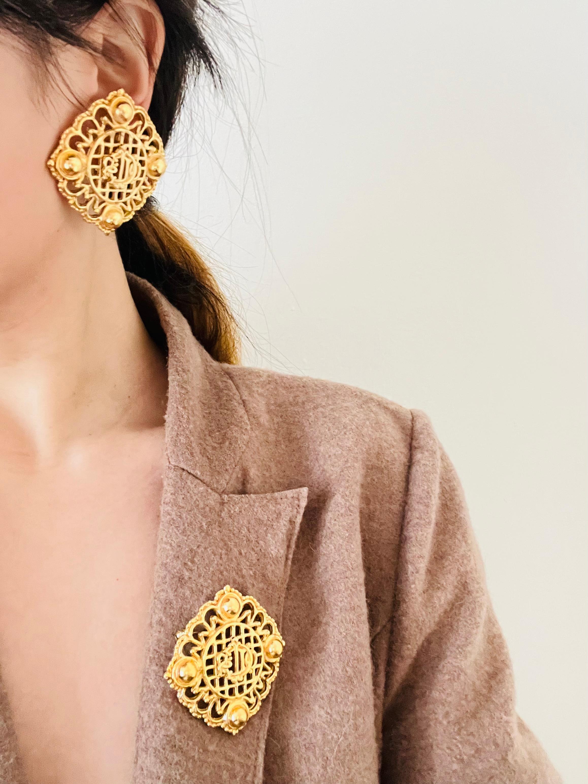Christian Dior 1980s Huge Logo Monogram Insignia Crest Openwork Clip Earrings For Sale 4