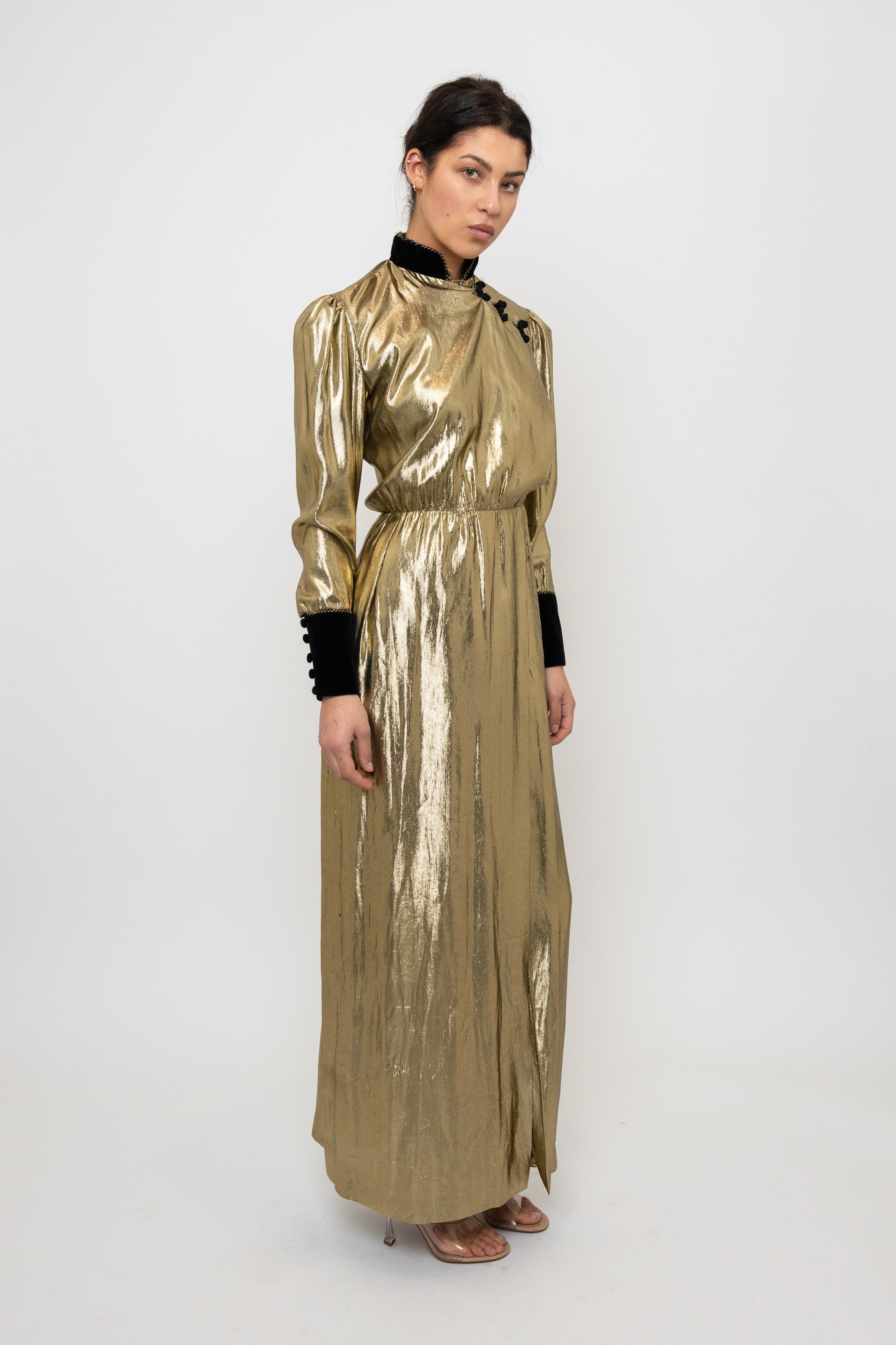 Marron Christian Dior 1980s Lamé Liquid Gold Robe à manches longues avec fente sur le devant en vente