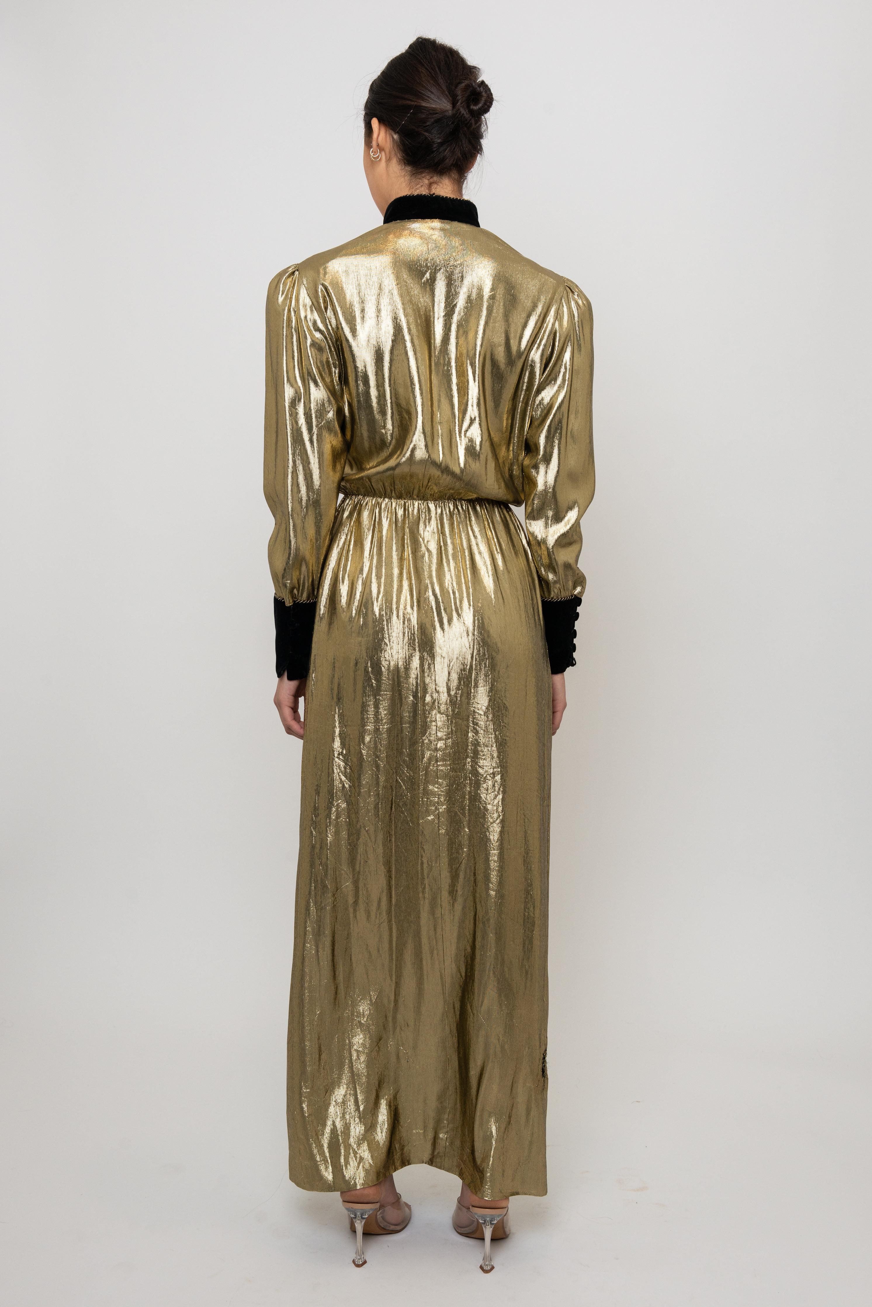 Christian Dior 1980s Lamé Liquid Gold Robe à manches longues avec fente sur le devant en vente 4
