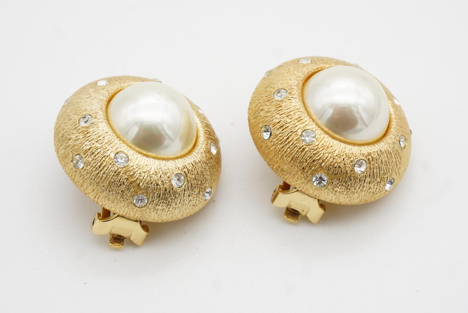 Christian Dior 1980s Large Round Circle White Pearl Crystals Dome Clip Earrings For Sale 5