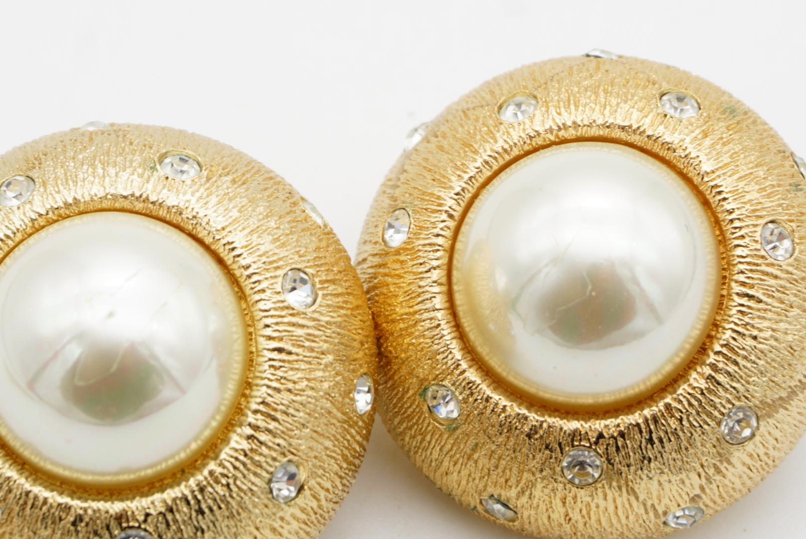 Christian Dior 1980s Large Round Circle White Pearl Crystals Dome Clip Earrings For Sale 6