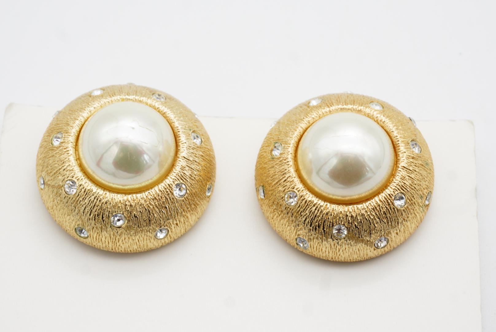 Christian Dior 1980s Large Round Circle White Pearl Crystals Dome Clip Earrings For Sale 4