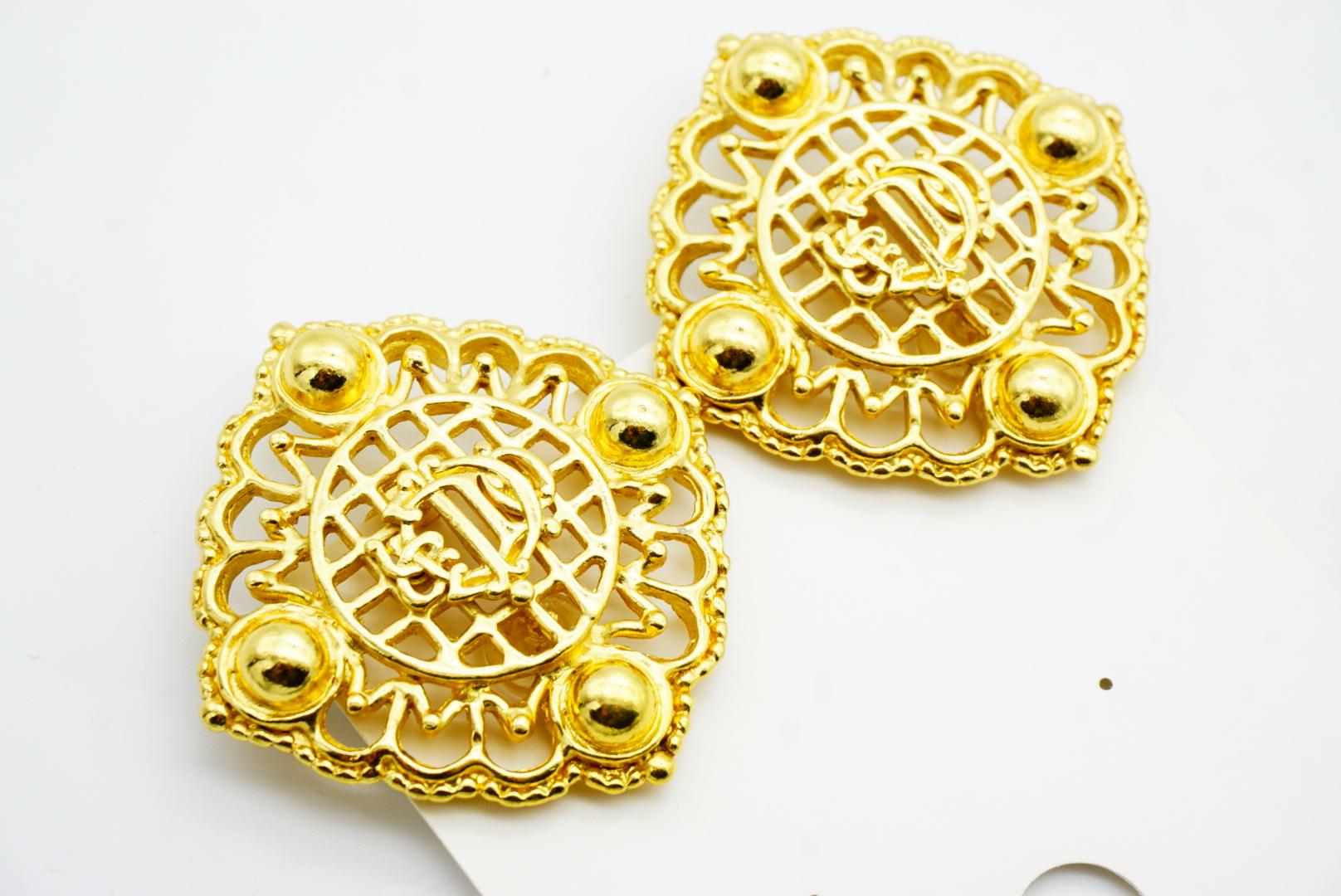 Christian Dior 1980s Massive Logo Monogram Insignia Crest Square Clip Earrings For Sale 7