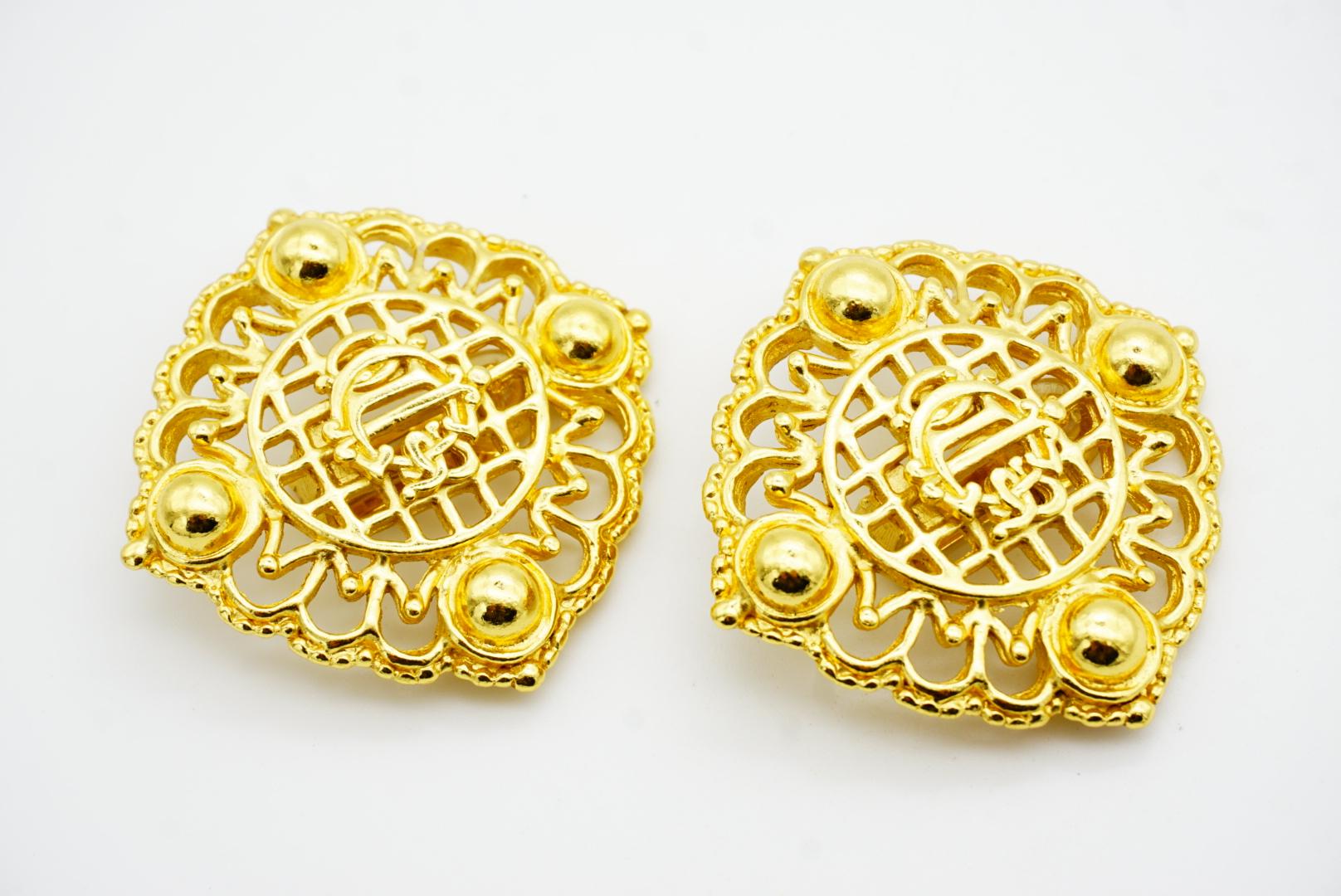 Christian Dior 1980s Massive Logo Monogram Insignia Crest Square Clip Earrings For Sale 8