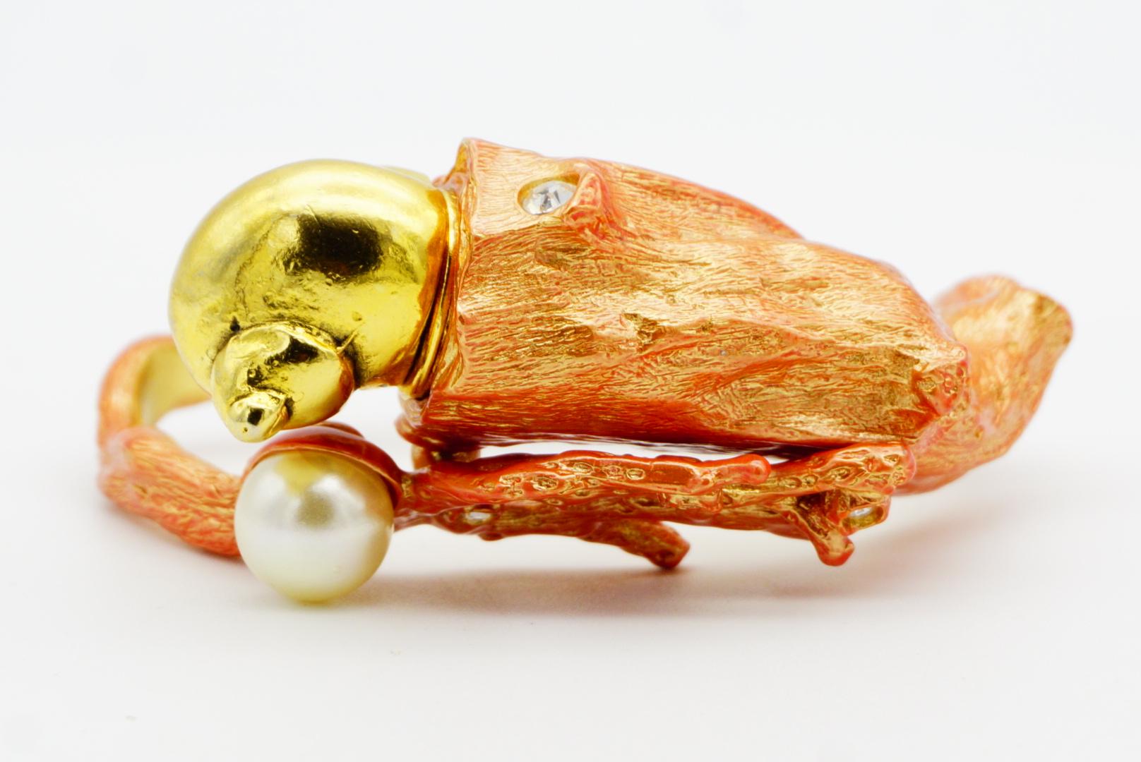 Christian Dior 1980, bracciale arancione con corallo, conchiglia, torcia e cristalli di perla in vendita 7