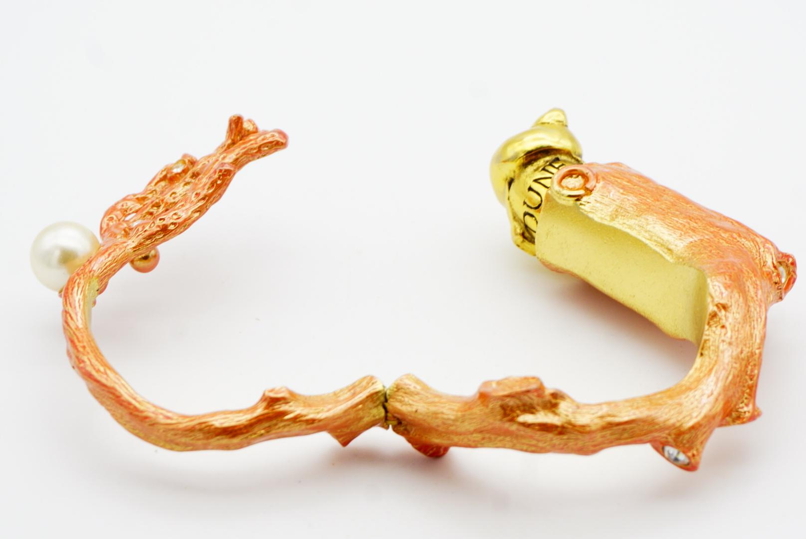 Christian Dior 1980, bracciale arancione con corallo, conchiglia, torcia e cristalli di perla in vendita 9