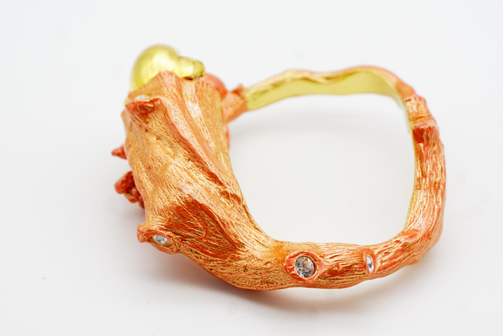 Christian Dior 1980, bracciale arancione con corallo, conchiglia, torcia e cristalli di perla in vendita 12