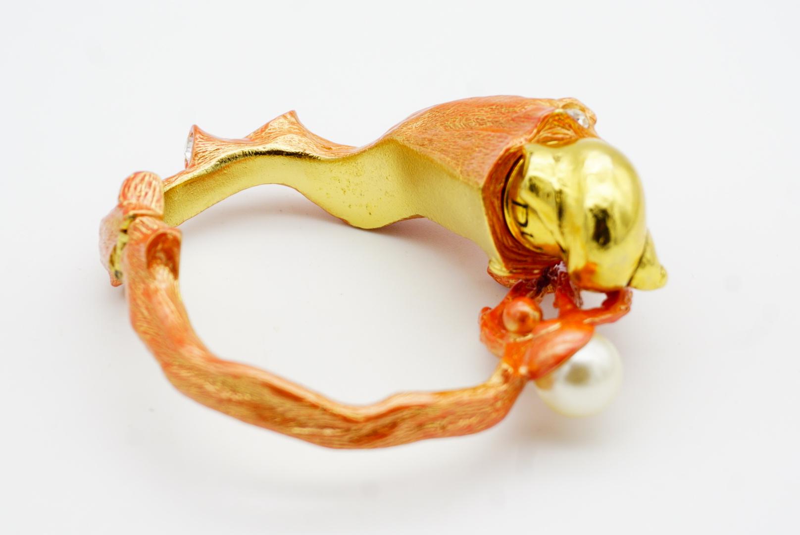 Christian Dior 1980, bracciale arancione con corallo, conchiglia, torcia e cristalli di perla in vendita 14