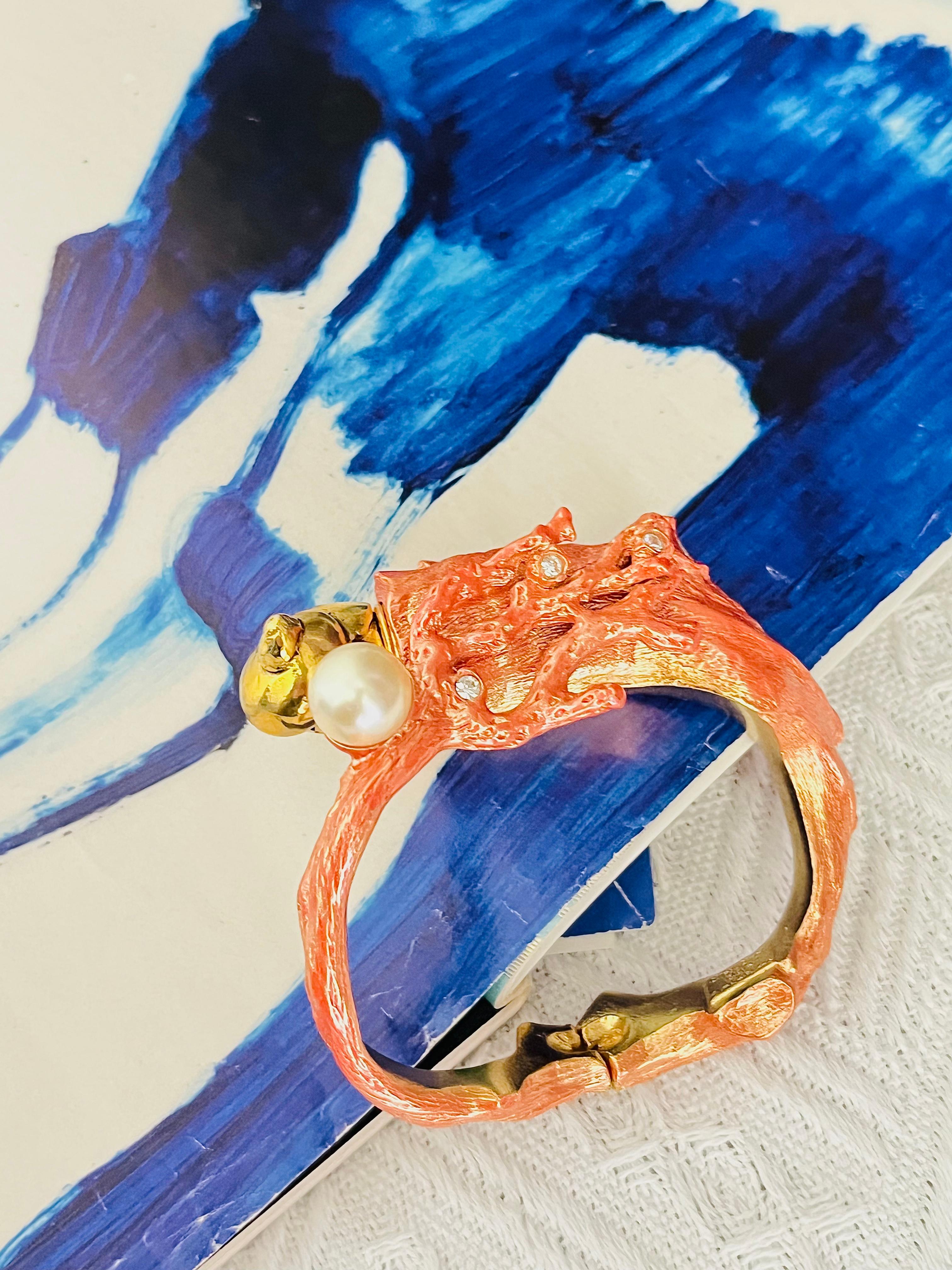 da uomo o donna Christian Dior 1980, bracciale arancione con corallo, conchiglia, torcia e cristalli di perla in vendita