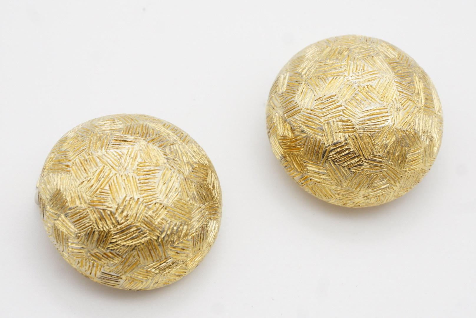 Christian Dior 1980s Texture Extra Large Circle Round Dome Chunky Clip Earrings For Sale 5