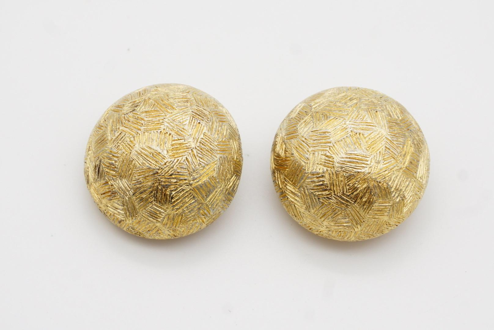 Christian Dior 1980s Texture Extra Large Circle Round Dome Chunky Clip Earrings For Sale 6