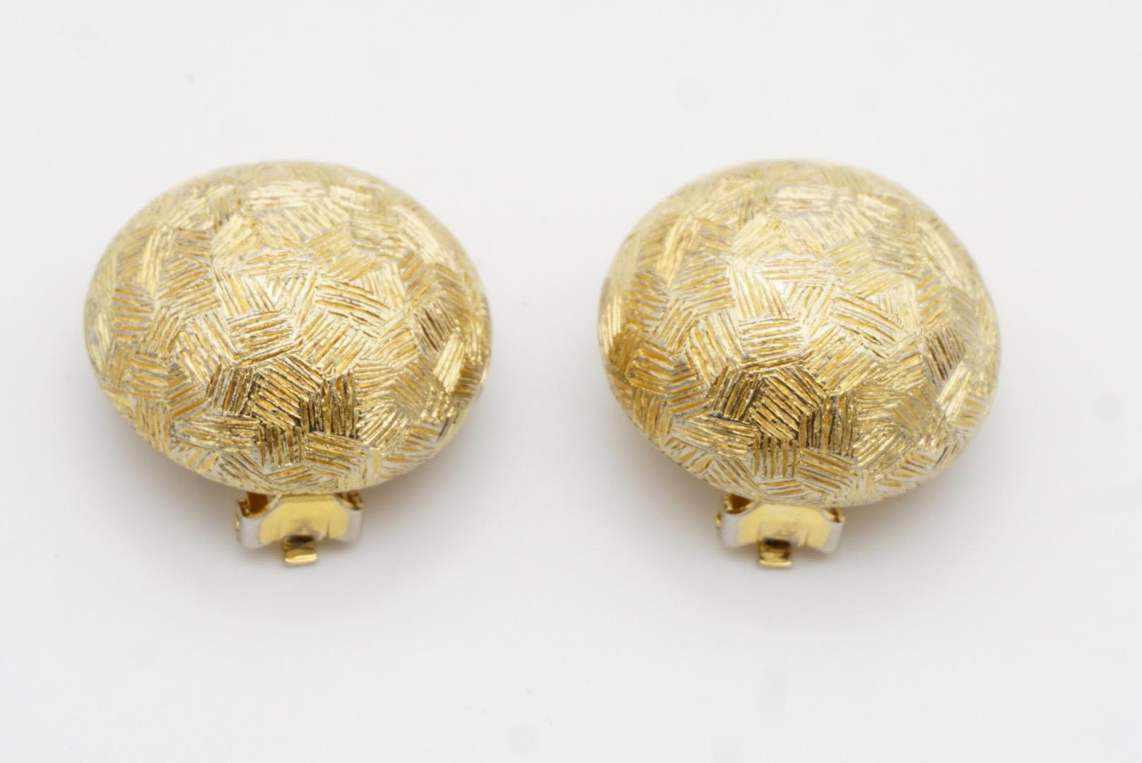 Christian Dior 1980s Texture Extra Large Circle Round Dome Chunky Clip Earrings For Sale 7
