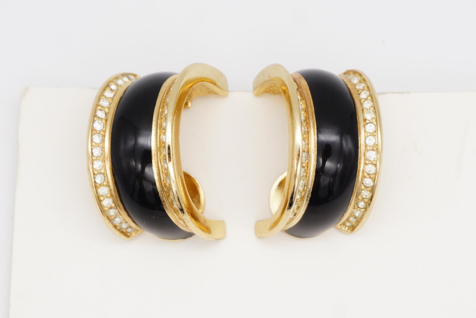 Christian Dior 1980s Vintage Schwarz Emaille Kristalle Kuppel Reifen Clip Gold Ohrringe im Angebot 3