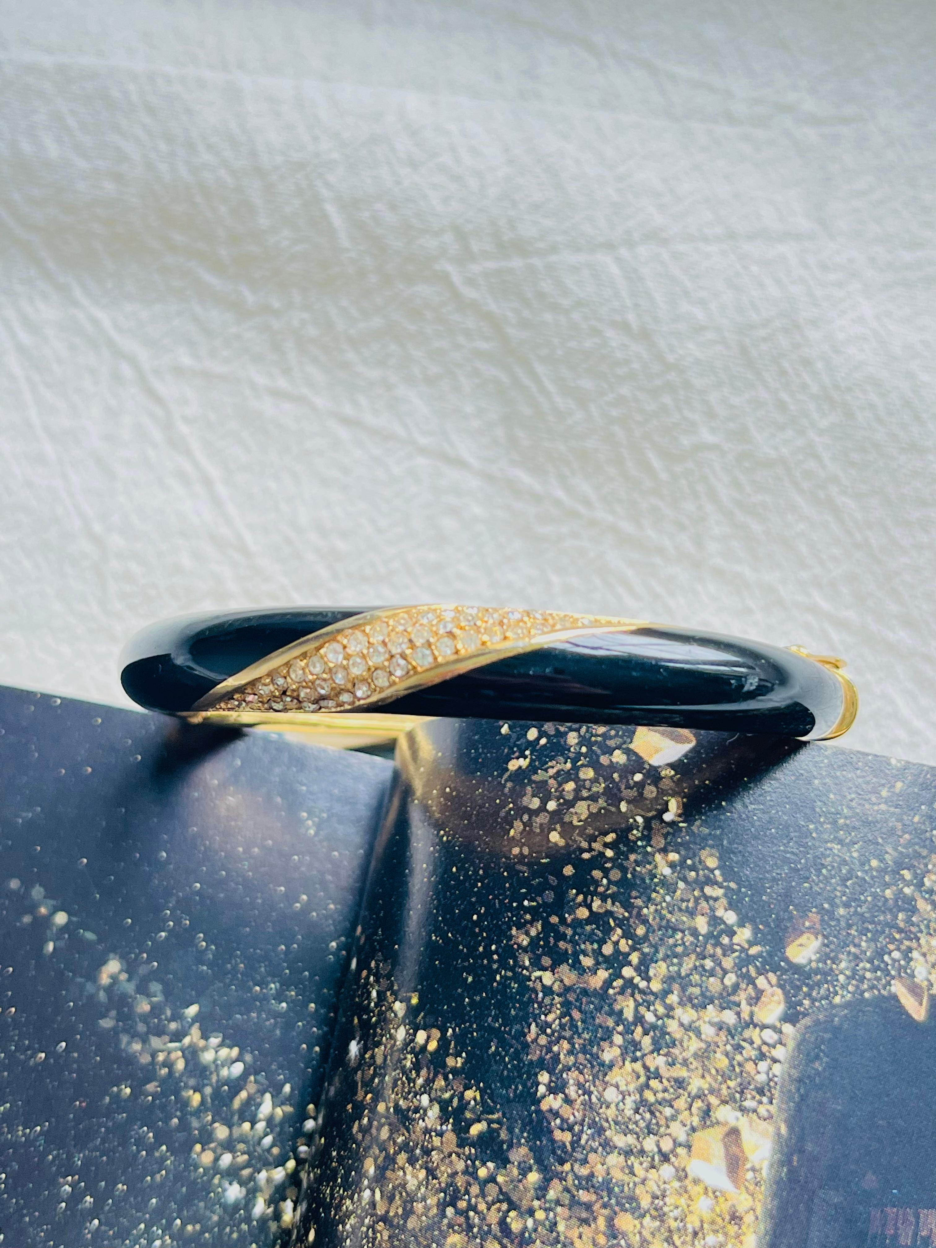 Christian Dior 1980s Vintage Black Enamel Spiral Crystals Cuff Bangle Bracelet In Excellent Condition For Sale In Wokingham, England