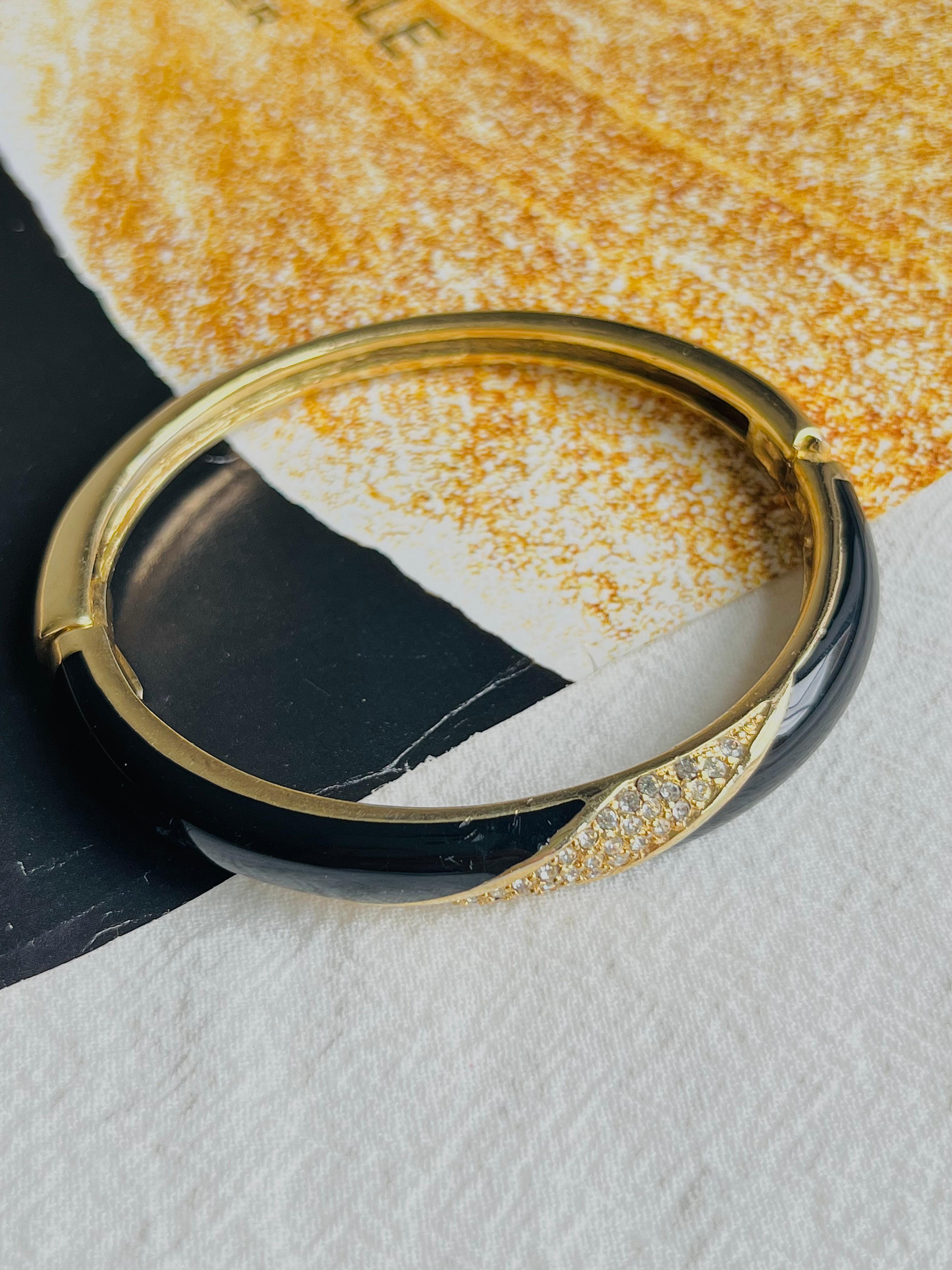 Women's or Men's Christian Dior 1980s Vintage Black Enamel Spiral Crystals Cuff Bangle Bracelet For Sale