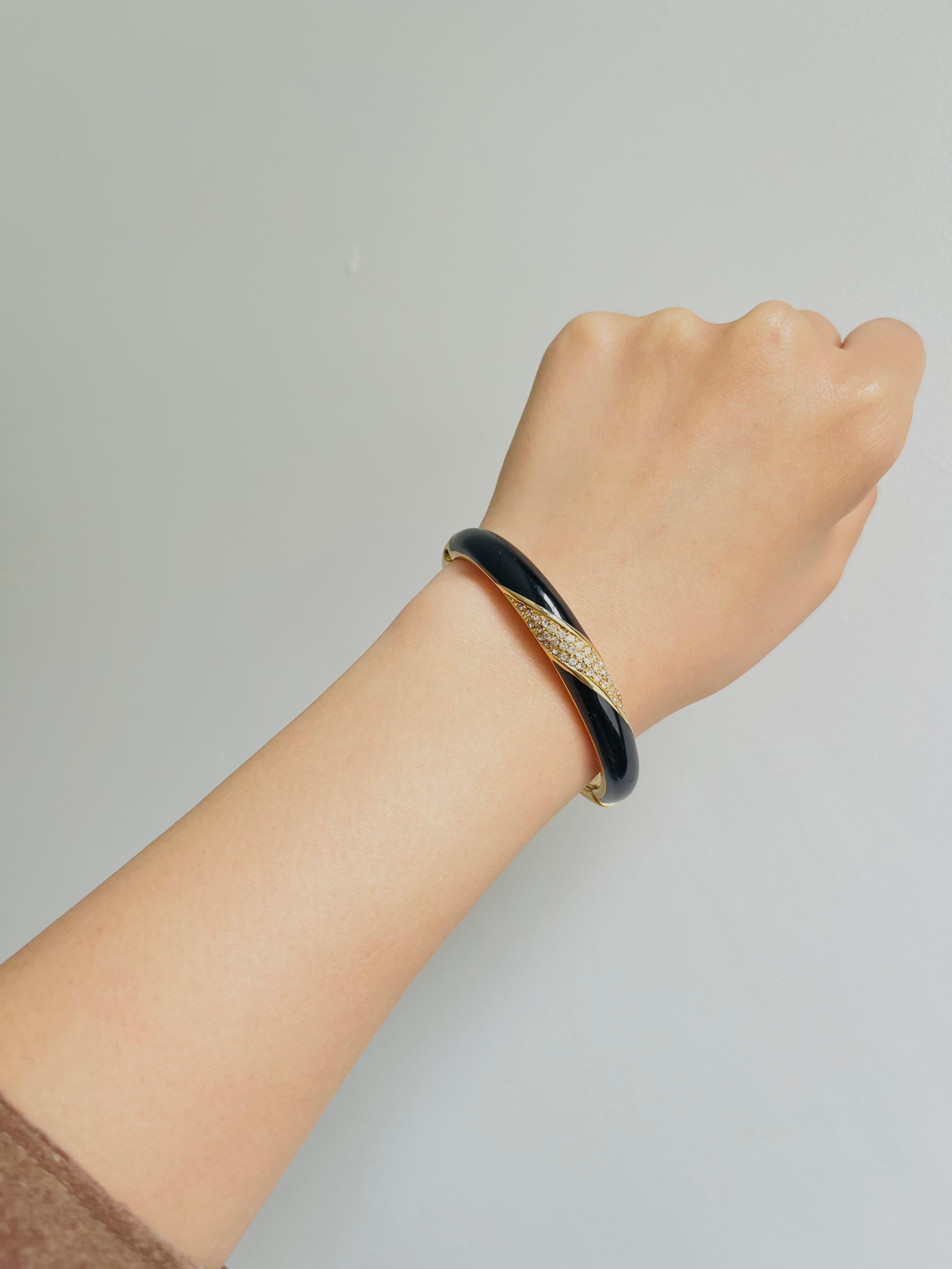 Christian Dior 1980s Vintage Black Enamel Spiral Crystals Cuff Bangle Bracelet For Sale 4