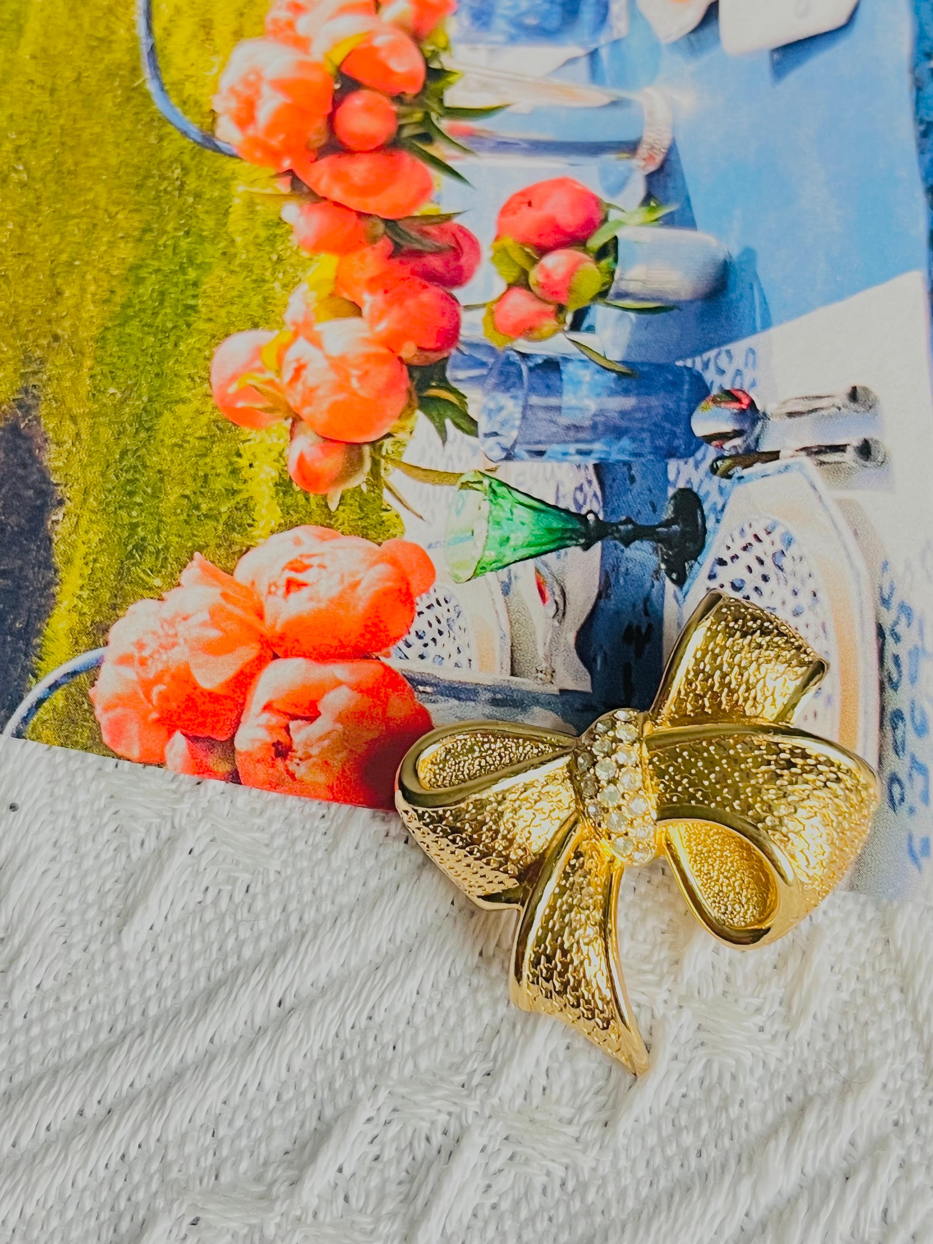 Christian Dior 1980er Jahre Vintage Kristalle Knoten Schleife Schmetterling Elegante Brosche im Zustand „Hervorragend“ im Angebot in Wokingham, England