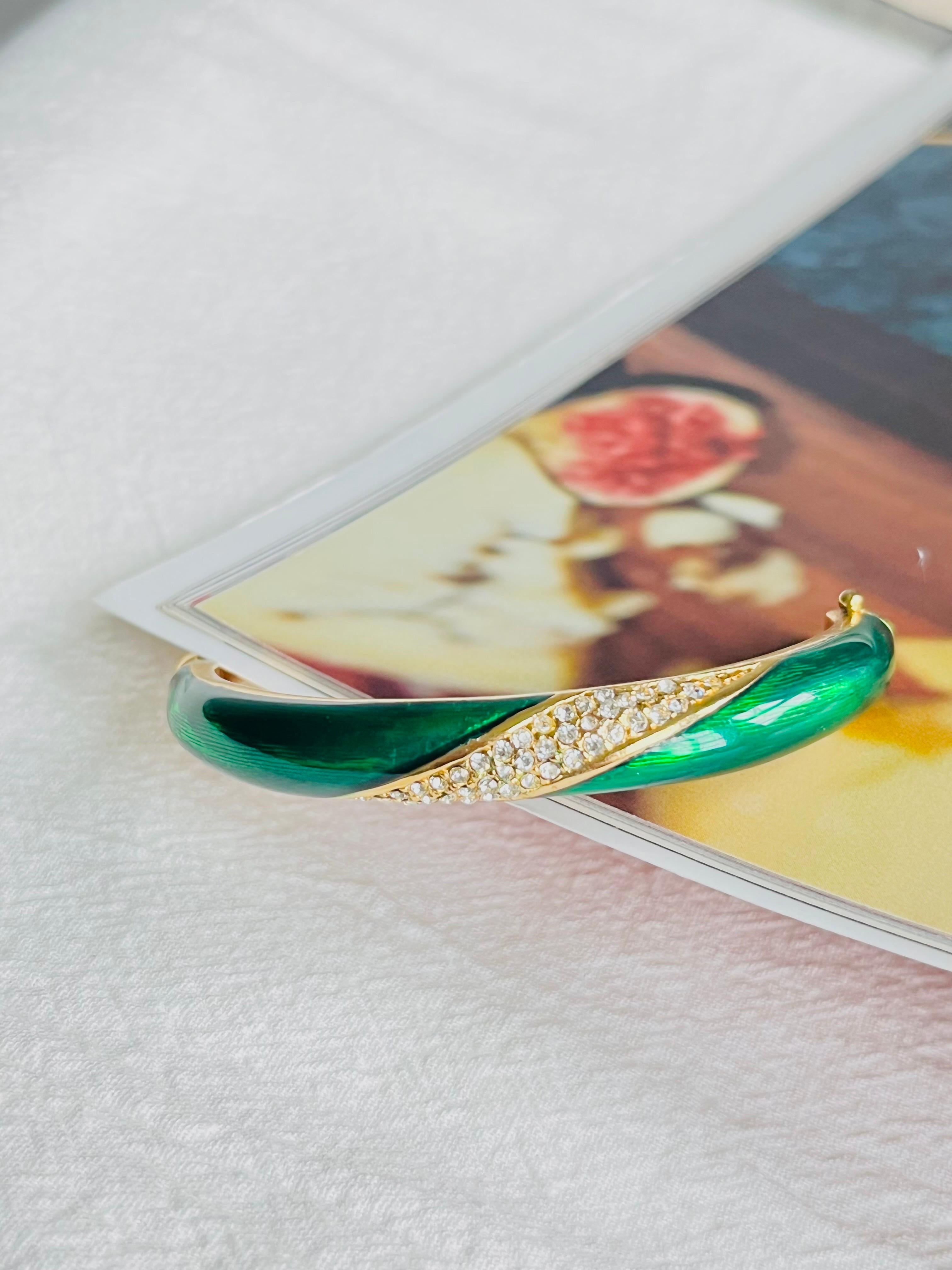 Christian Dior 1980s Vintage Emerald Green Enamel Crystals Cuff Bangle Bracelet For Sale 1