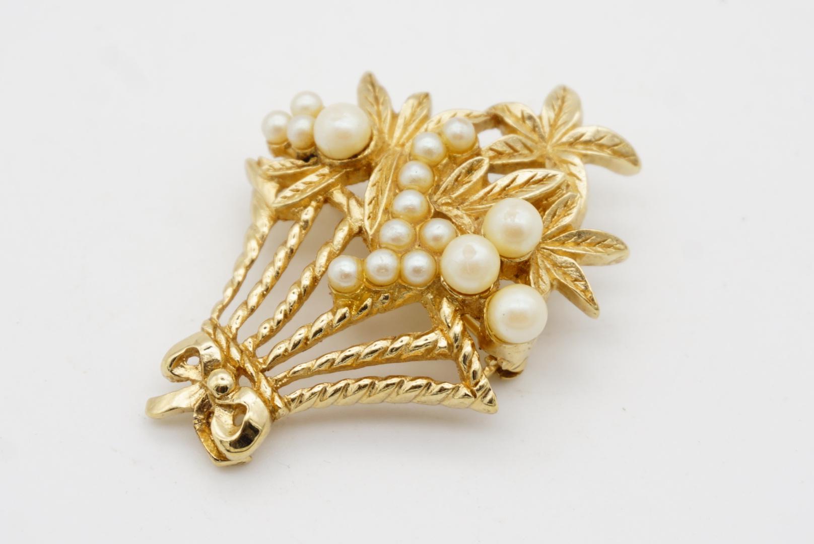 Christian Dior 1980s Vintage Flower Basket Pearls Bouquet Bow Openwork Brooch For Sale 5