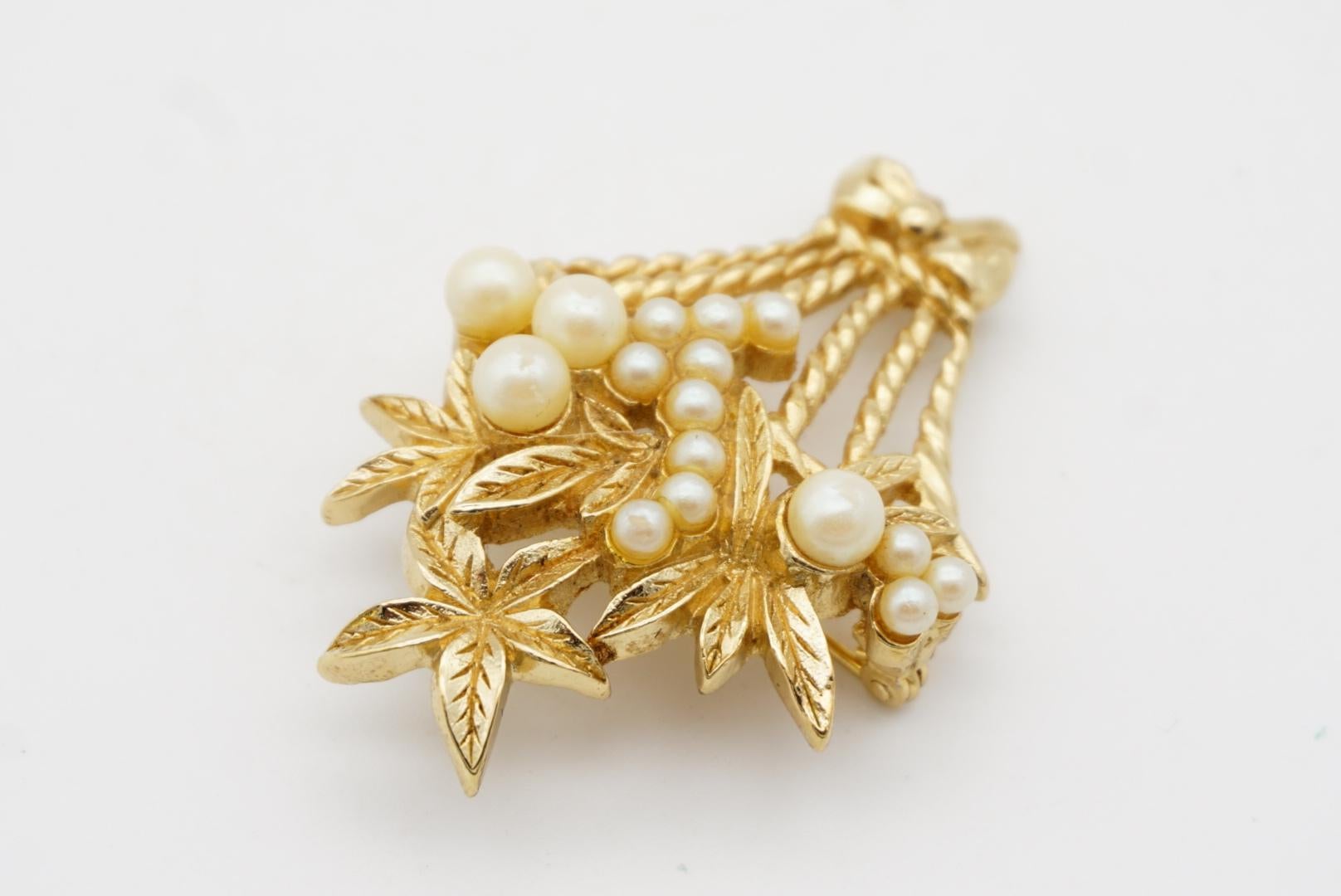 Christian Dior 1980s Vintage Flower Basket Pearls Bouquet Bow Openwork Brooch For Sale 6