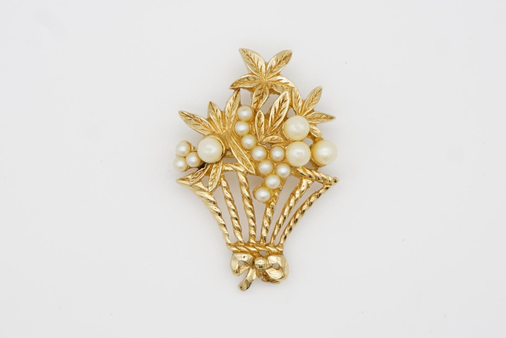 Christian Dior 1980s Vintage Flower Basket Pearls Bouquet Bow Openwork Brooch For Sale 3