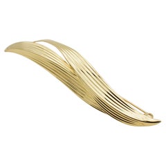 Christian Dior 1980s Vintage Gold Double Layer Leaf Openwork Extra Long Brooch