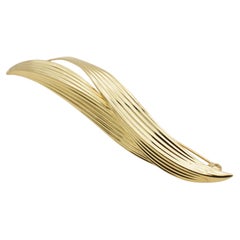 Christian Dior 1980s Vintage Gold Double Layer Leaf Openwork Extra Long Brooch