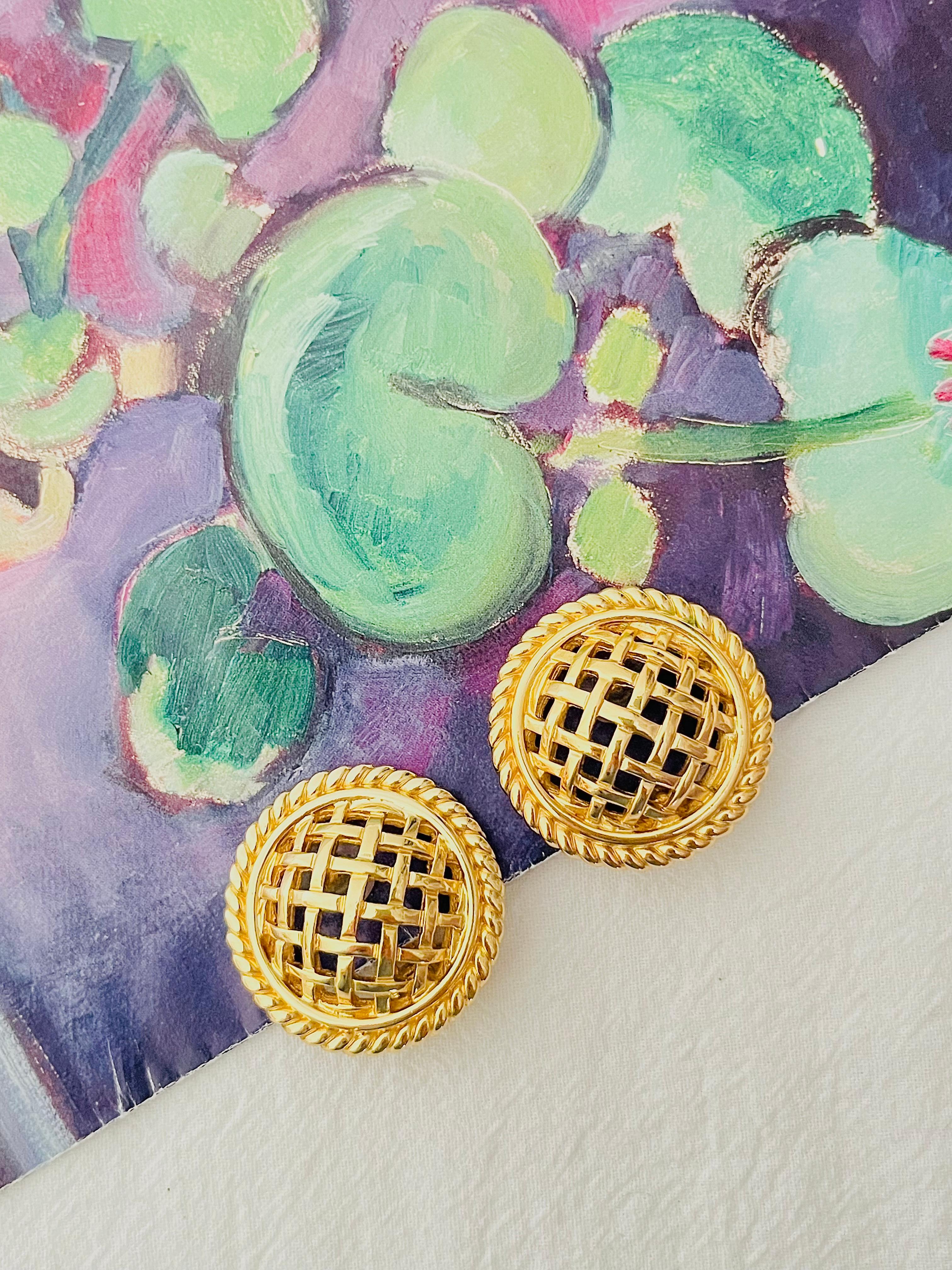 Christian Dior 1980s Vintage Large 3D Circle Openwork Mesh Statement Earrings In Excellent Condition For Sale In Wokingham, England