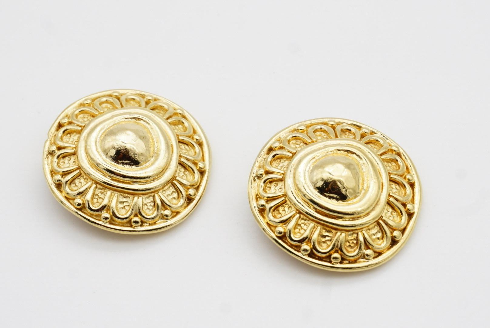 Christian Dior 1980s Vintage Large Round Sunburst Floral Relief Clip Earrings 6