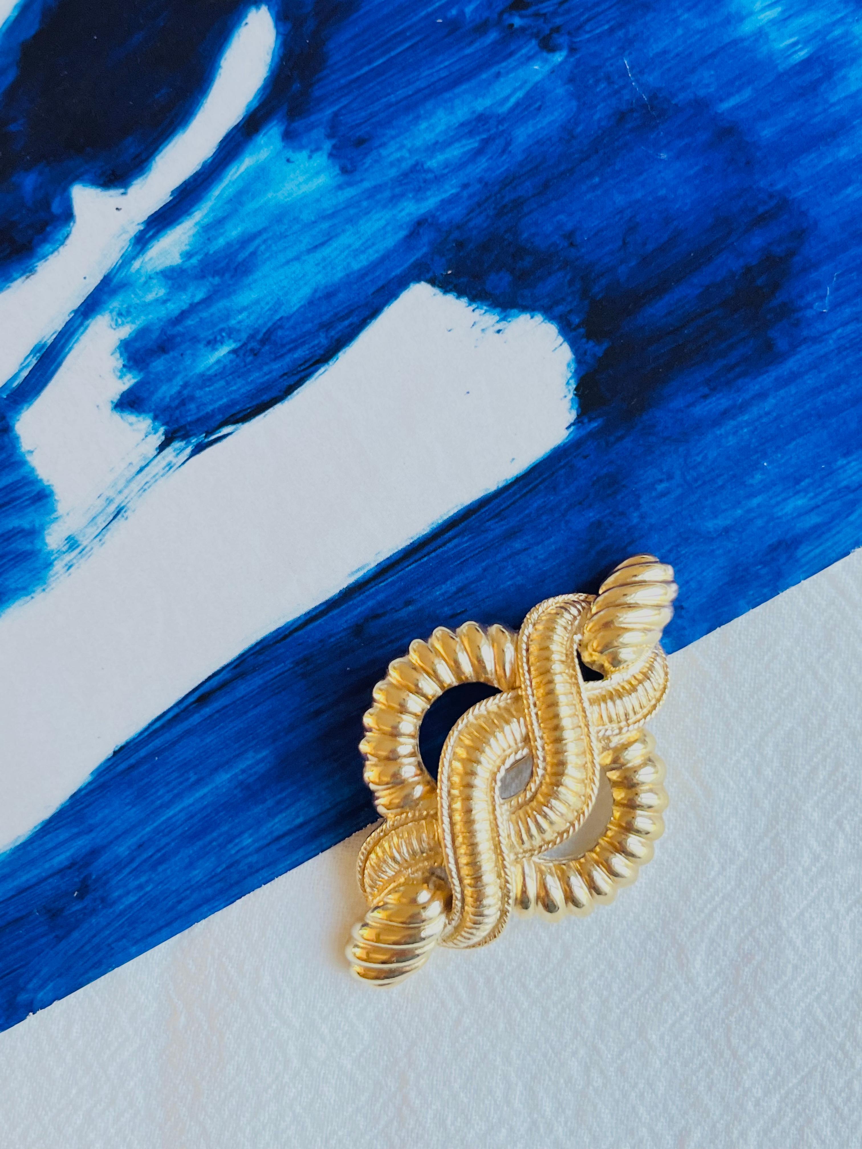Art Deco Christian Dior 1980s Vintage Large Textured Interlocked Rope Twist Knot Brooch For Sale