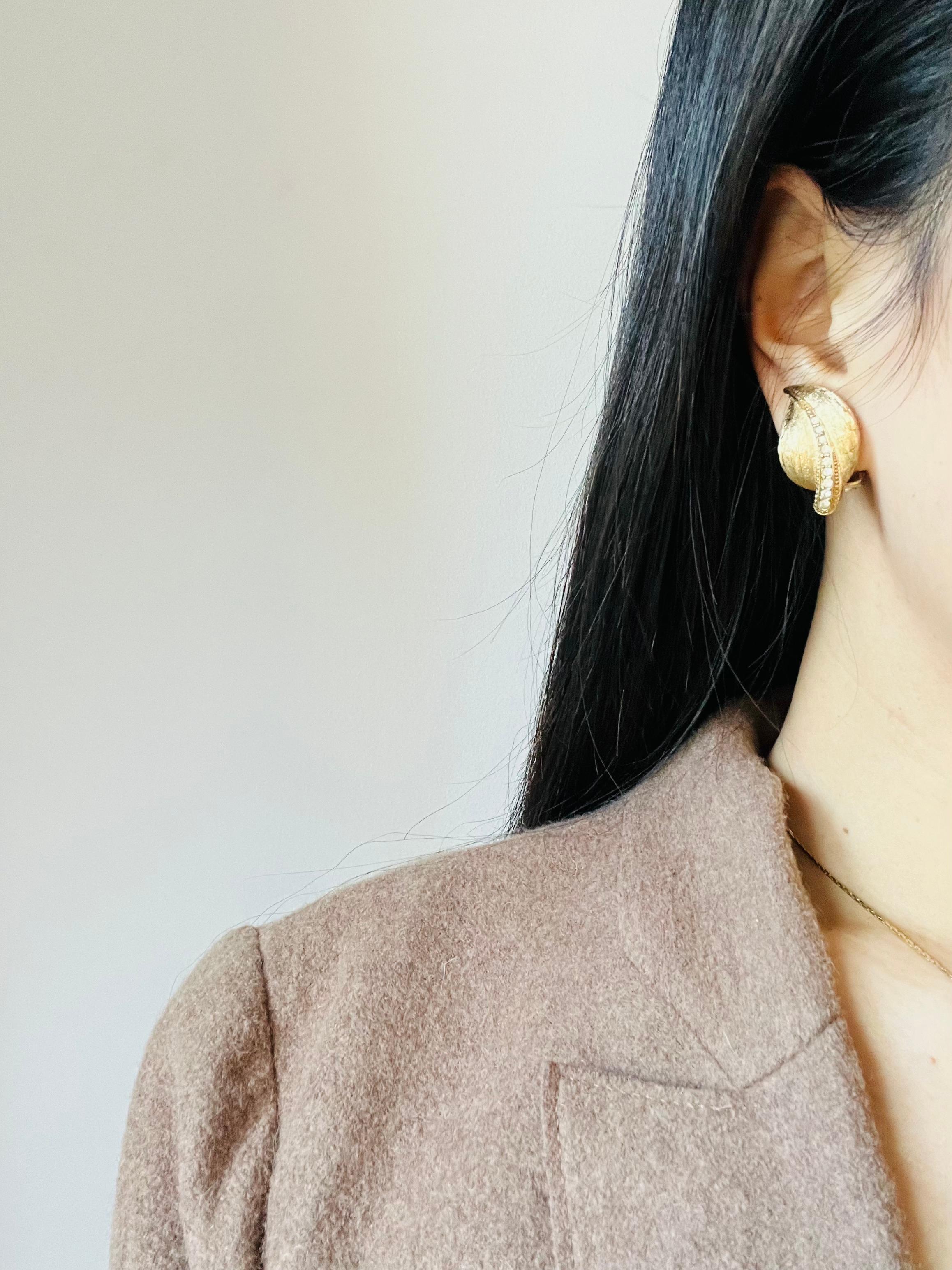 Christian Dior 1980s Vintage Large Vivid Wavy Leaf Row Crystals Chunky Earrings For Sale 1