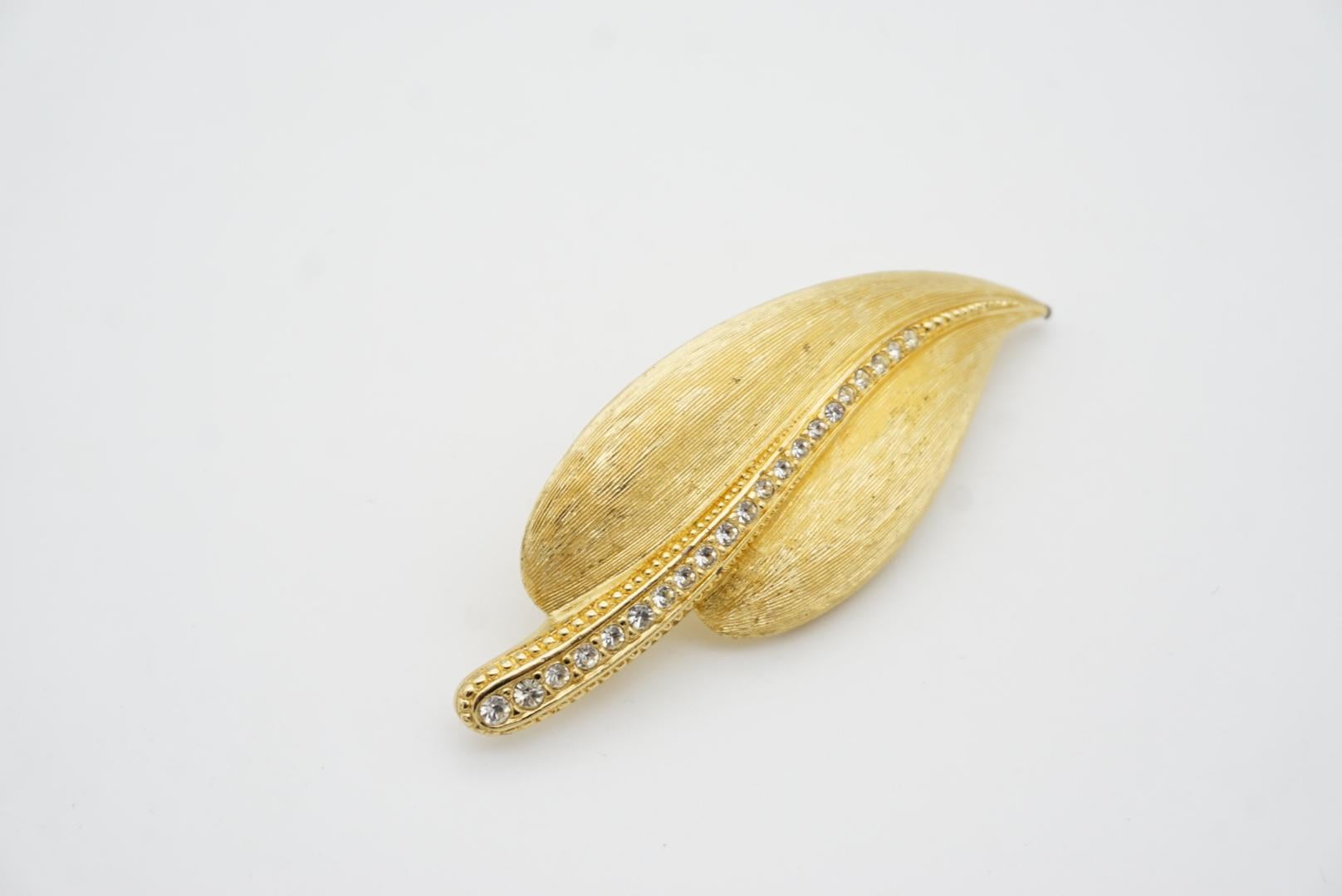 Christian Dior 1980s Vintage Large Wavy Swarovski Crystals Gold Palm Leaf Brooch For Sale 3