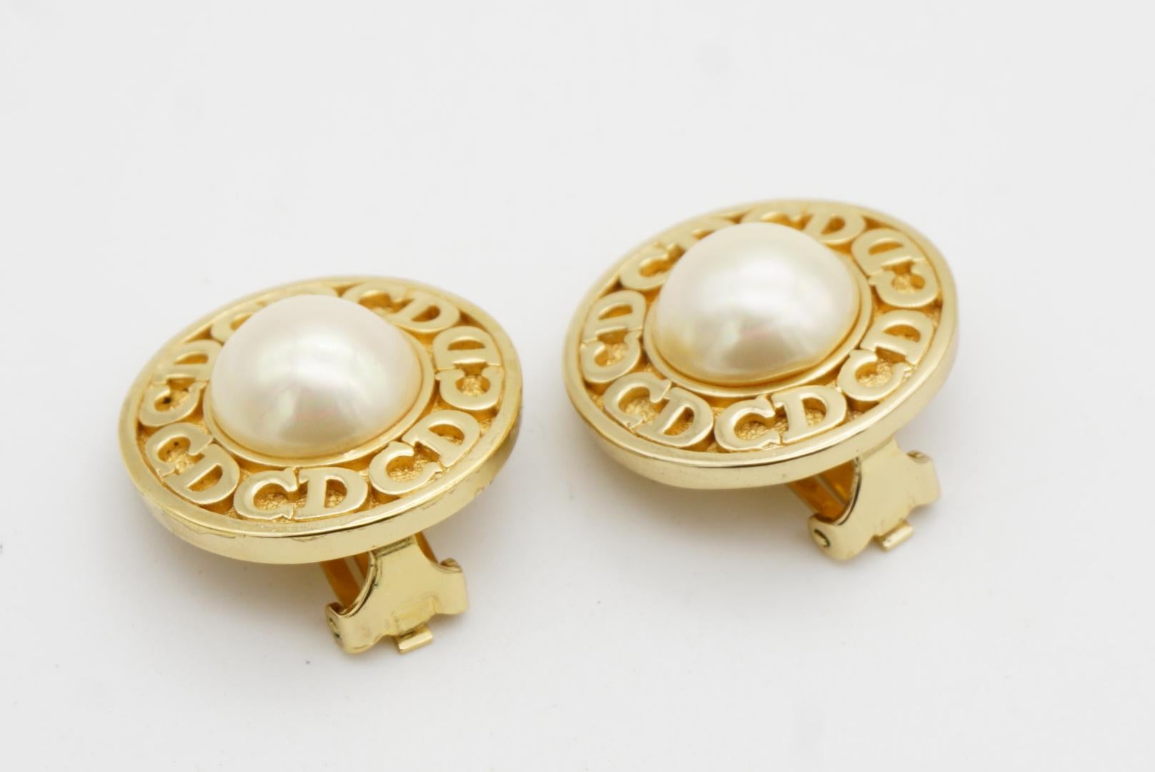 Christian Dior 1980s Vintage Logos CD White Pearl Circle Elegant Clip Earrings For Sale 6