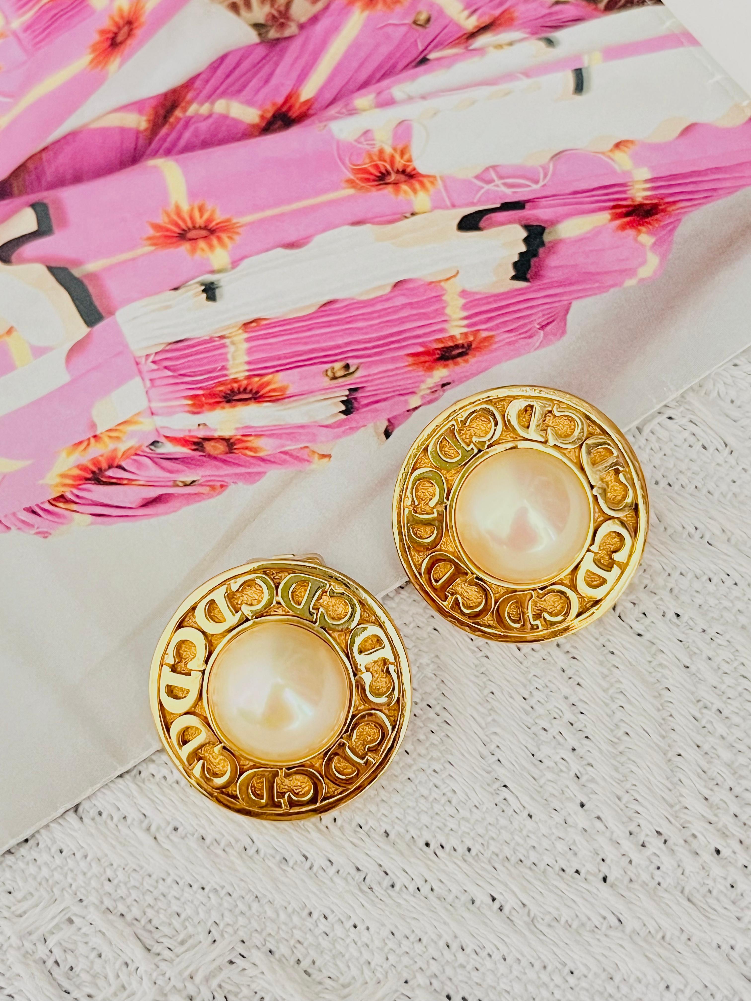 Art Deco Christian Dior 1980s Vintage Logos CD White Pearl Circle Elegant Clip Earrings For Sale