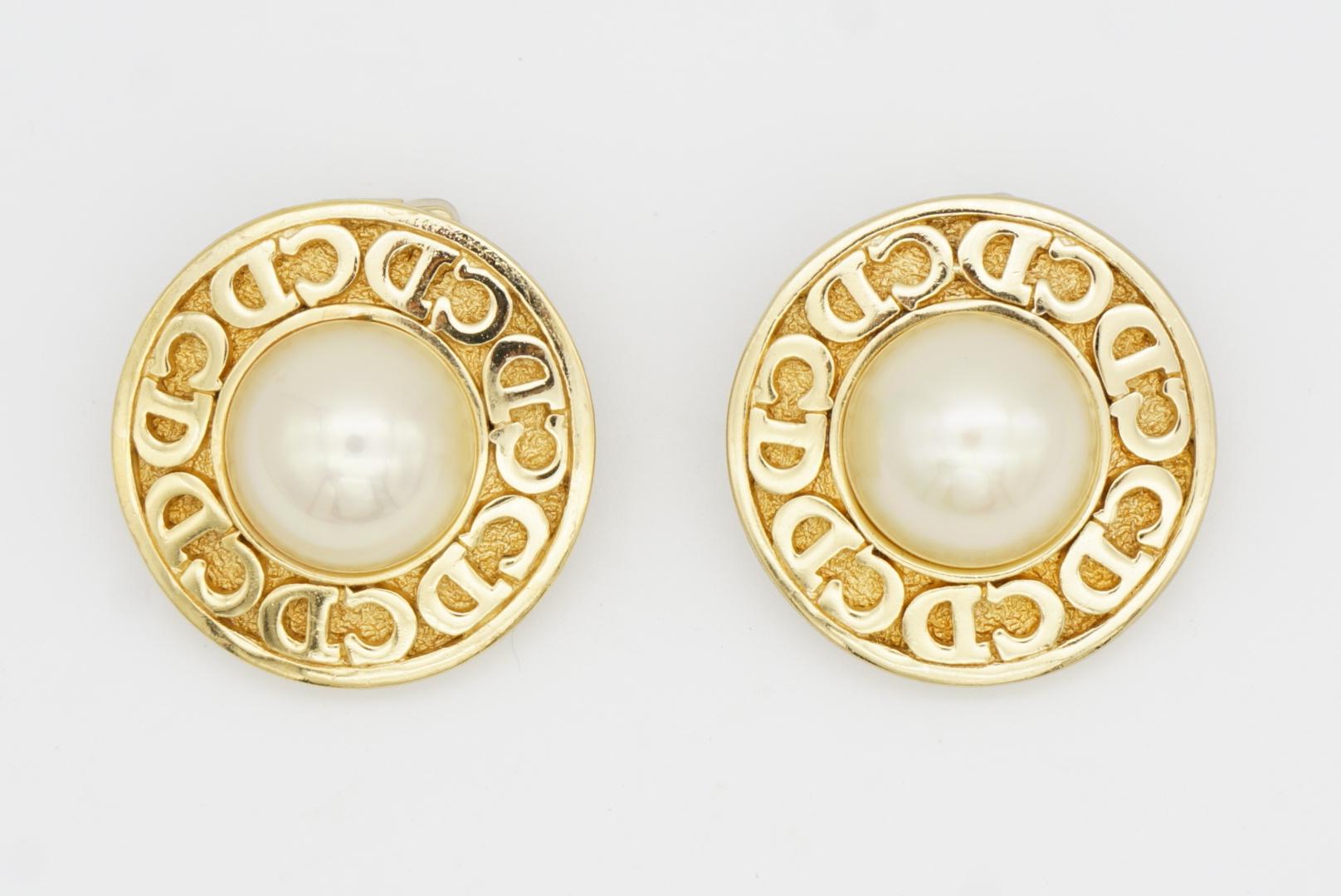 Christian Dior 1980s Vintage Logos CD White Pearl Circle Elegant Clip Earrings For Sale 4