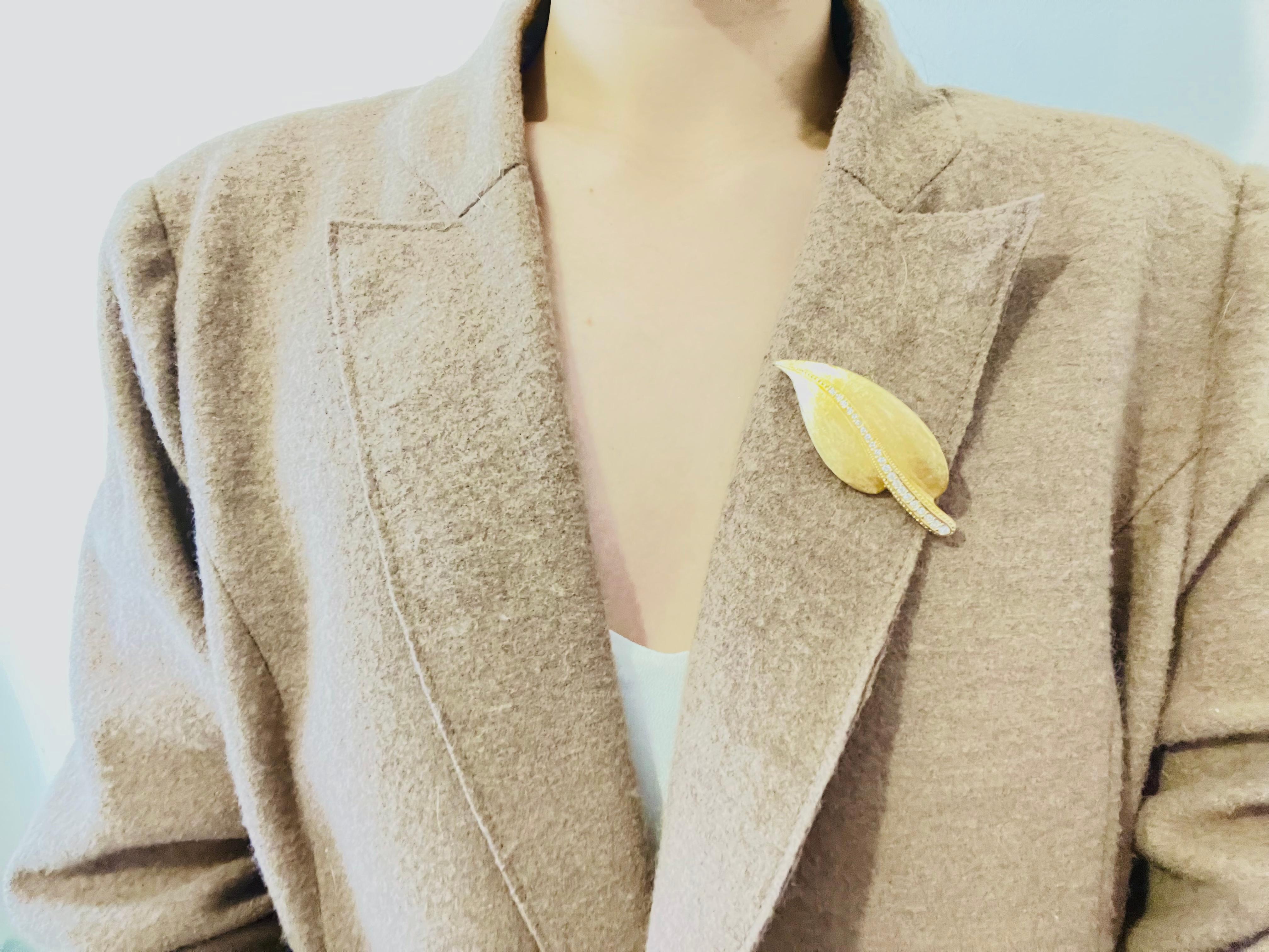 Women's or Men's Christian Dior 1980s Vintage Textured Large Vivid Wavy Leaf Gold Chunky Brooch