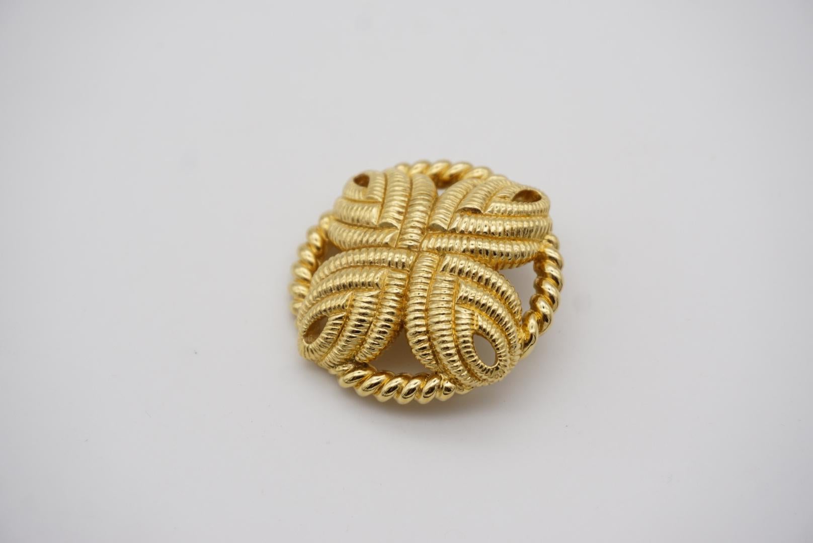 Christian Dior 1980s Vintage Textured Round Openwork Twist Knot Bow Gold Brooch For Sale 2