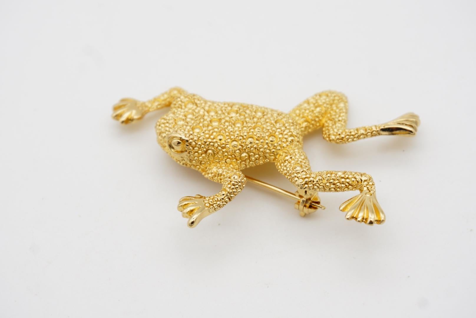 Christian Dior 1980s Vintage Textured Vivid Cute Jumping Swimming Frog Brooch For Sale 2