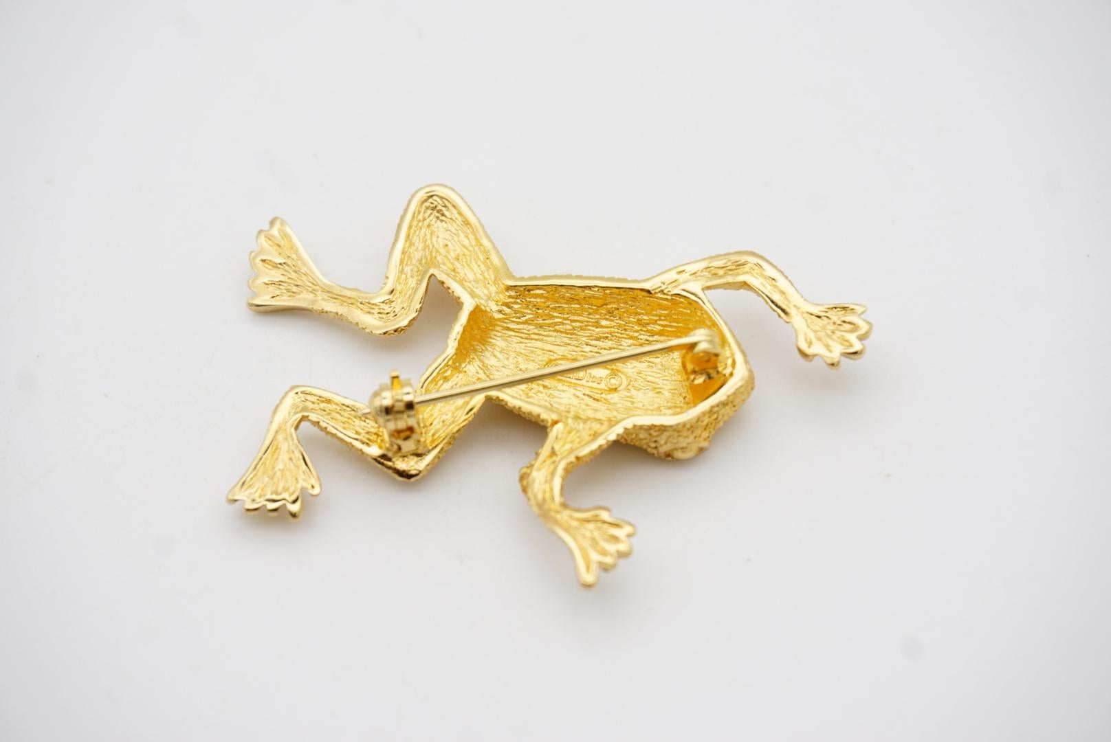 Christian Dior 1980s Vintage Textured Vivid Cute Jumping Swimming Frog Brooch For Sale 4