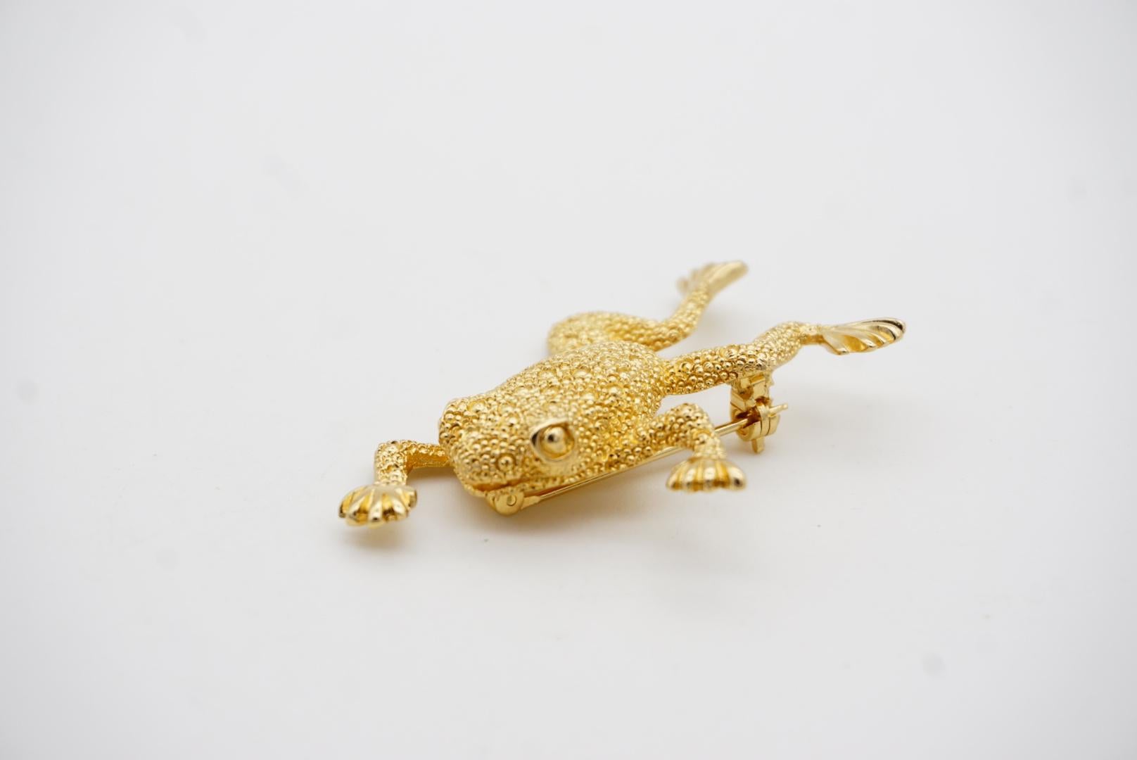 Women's or Men's Christian Dior 1980s Vintage Textured Vivid Cute Jumping Swimming Frog Brooch For Sale