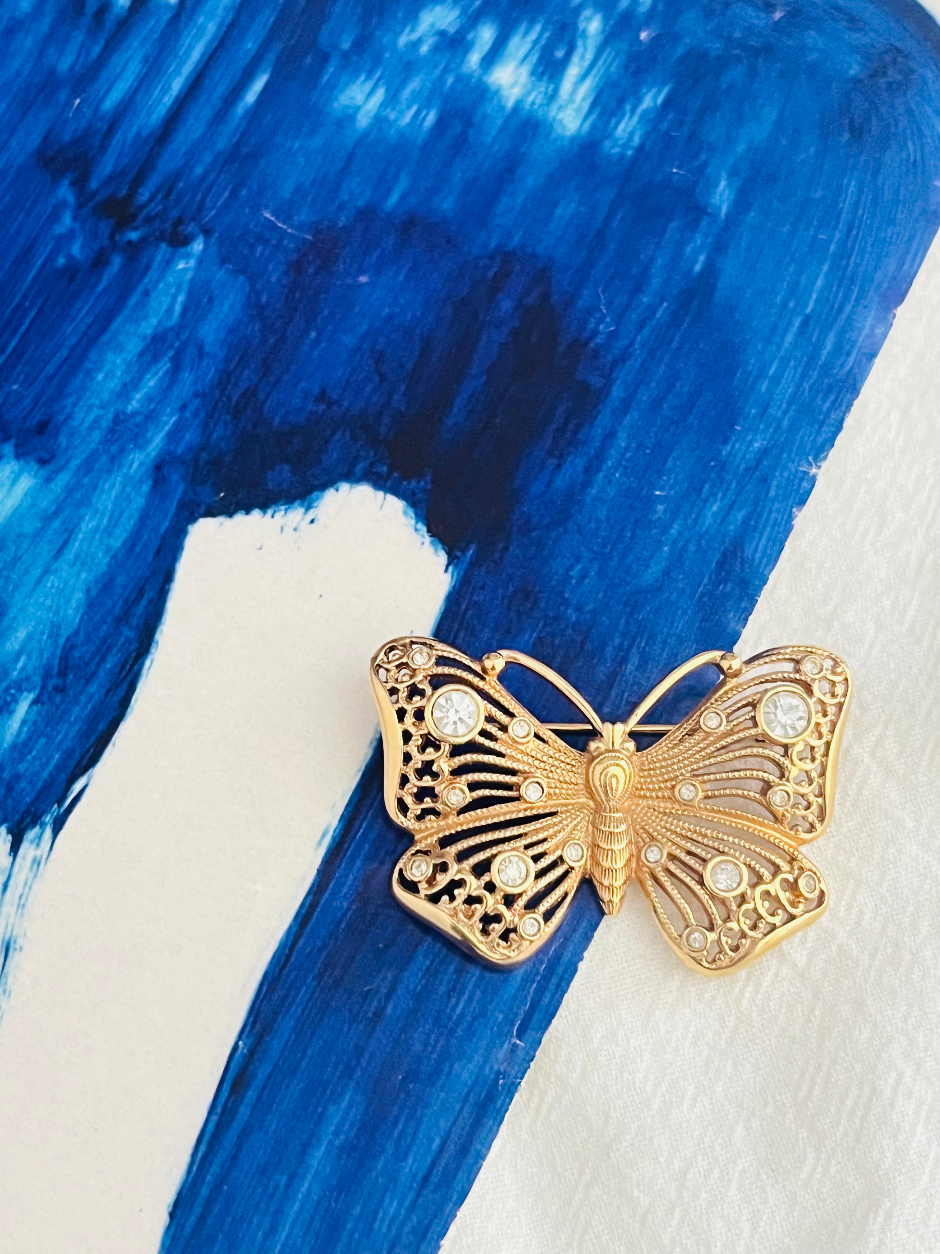 Christian Dior 1980s Vintage Vivid Butterfly Crystals Openwork Filigree Brooch In Excellent Condition In Wokingham, England