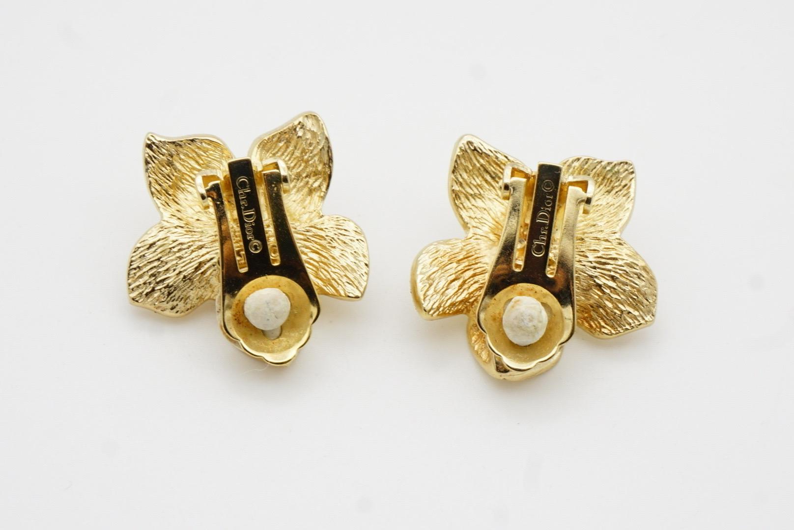 Christian Dior 1980s Vintage Wavy Flower White Pearl Crystals Elegant Earrings For Sale 5