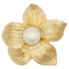 Christian Dior 1980s Vintage Wavy Swirl Flower White Pearl Gold Crystals Brooch