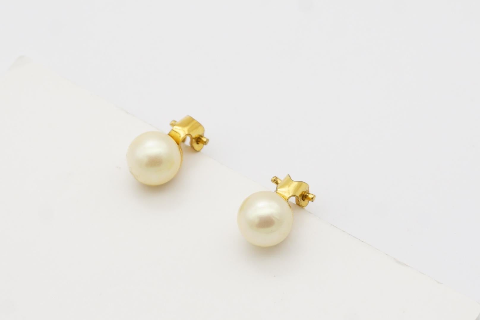 Christian Dior 1980s Vintage White Ball Pearl Round Circle Gold Clip Earrings For Sale 4