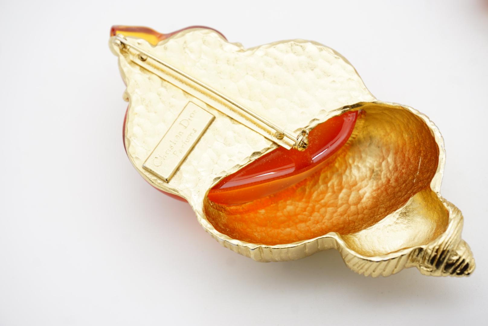 Christian Dior 1987 Robert Goossens for Christian Dior Orecchini a spilla con conchiglia arancione in vendita 9