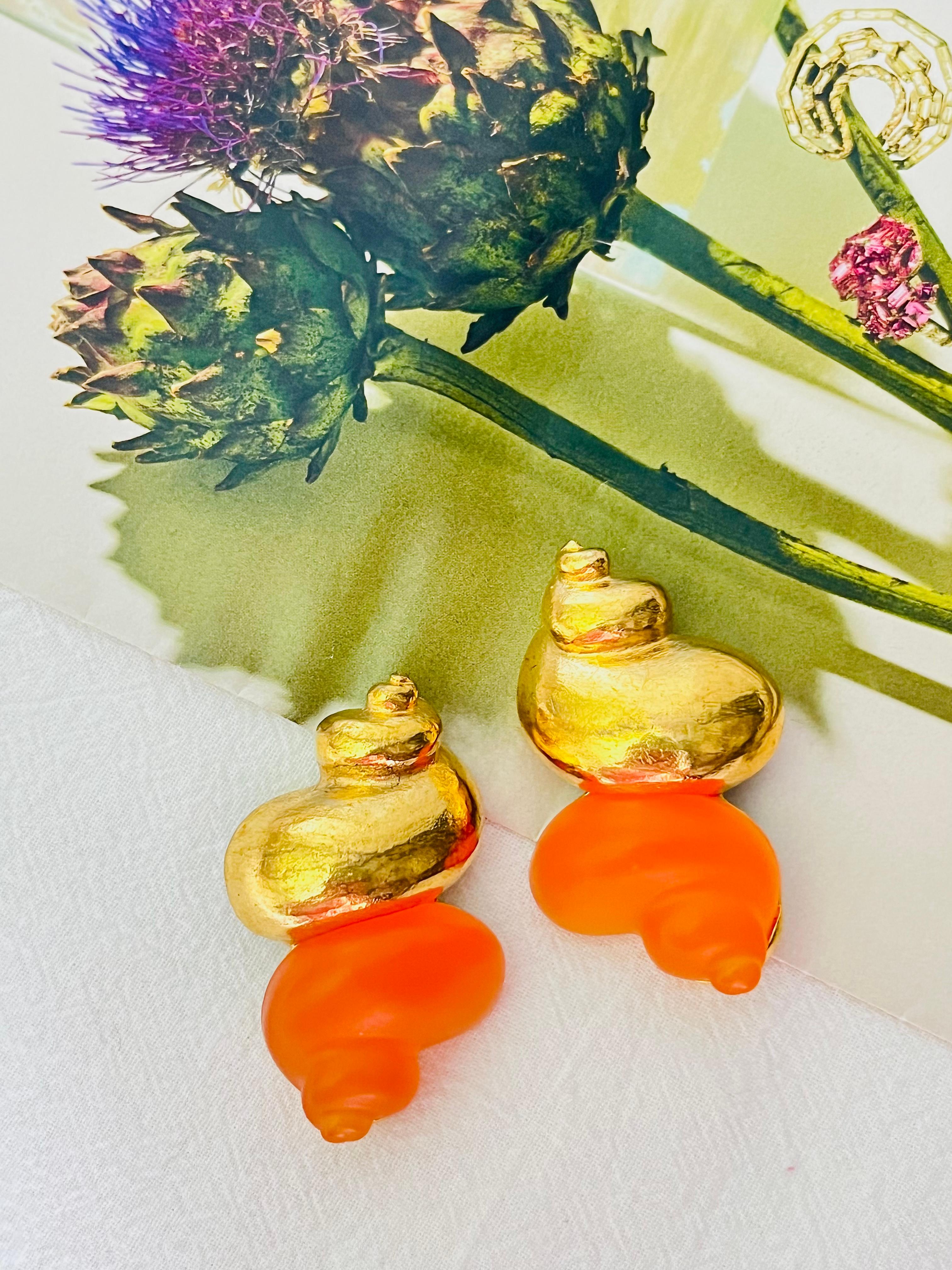 Christian Dior 1987 Robert Goossen Massive Orange Muschel-Torch Jelly-Ohrringe für Damen oder Herren im Angebot