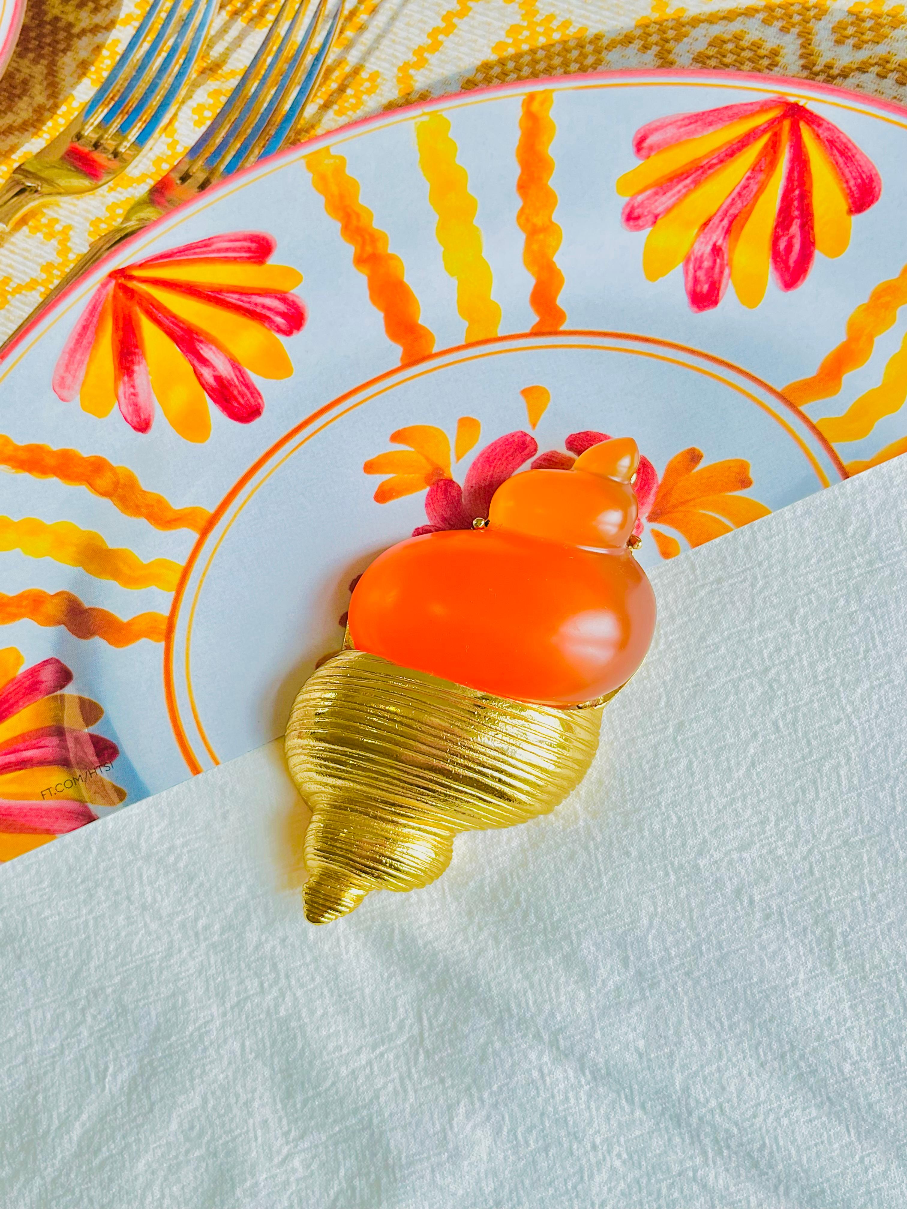 Christian Dior 1987 Robert Goossen Orange Muschelschale Conch Torch Jelly Belly Brosche im Zustand „Hervorragend“ in Wokingham, England