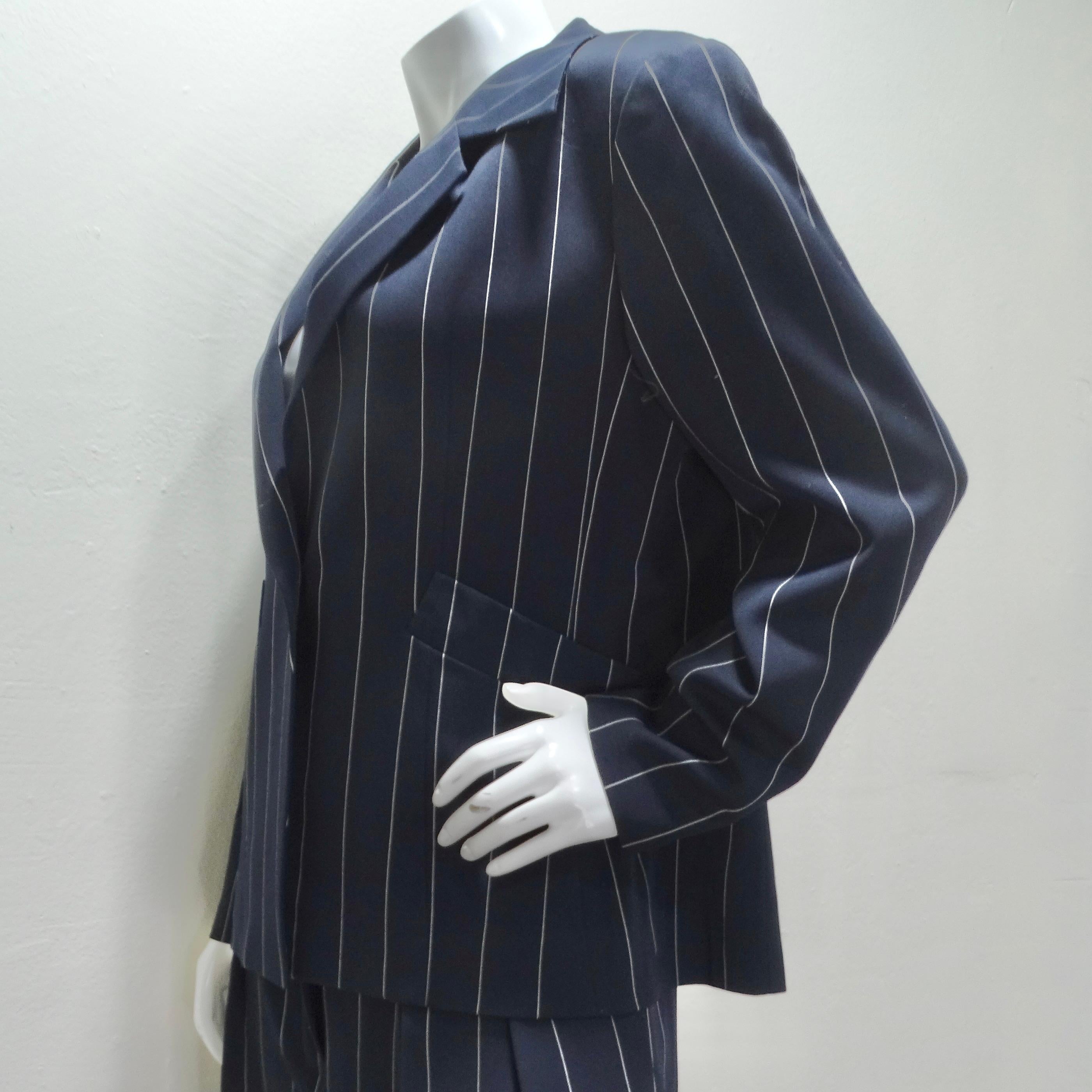Christian Dior 1990er Jahre Marineblauer Nadelstreifen-Anzug im Angebot 11